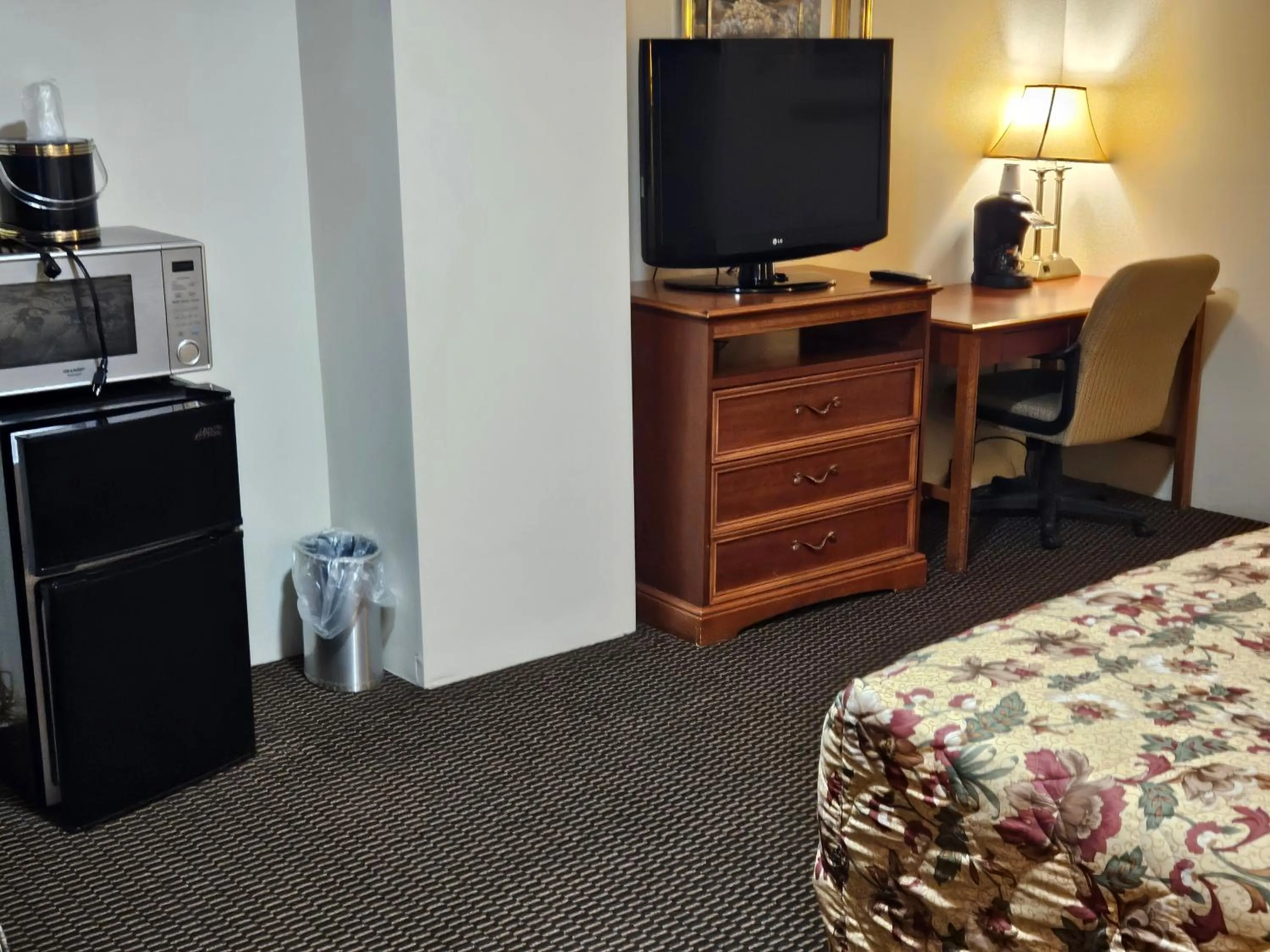 Bed in Alpenhaus Motel