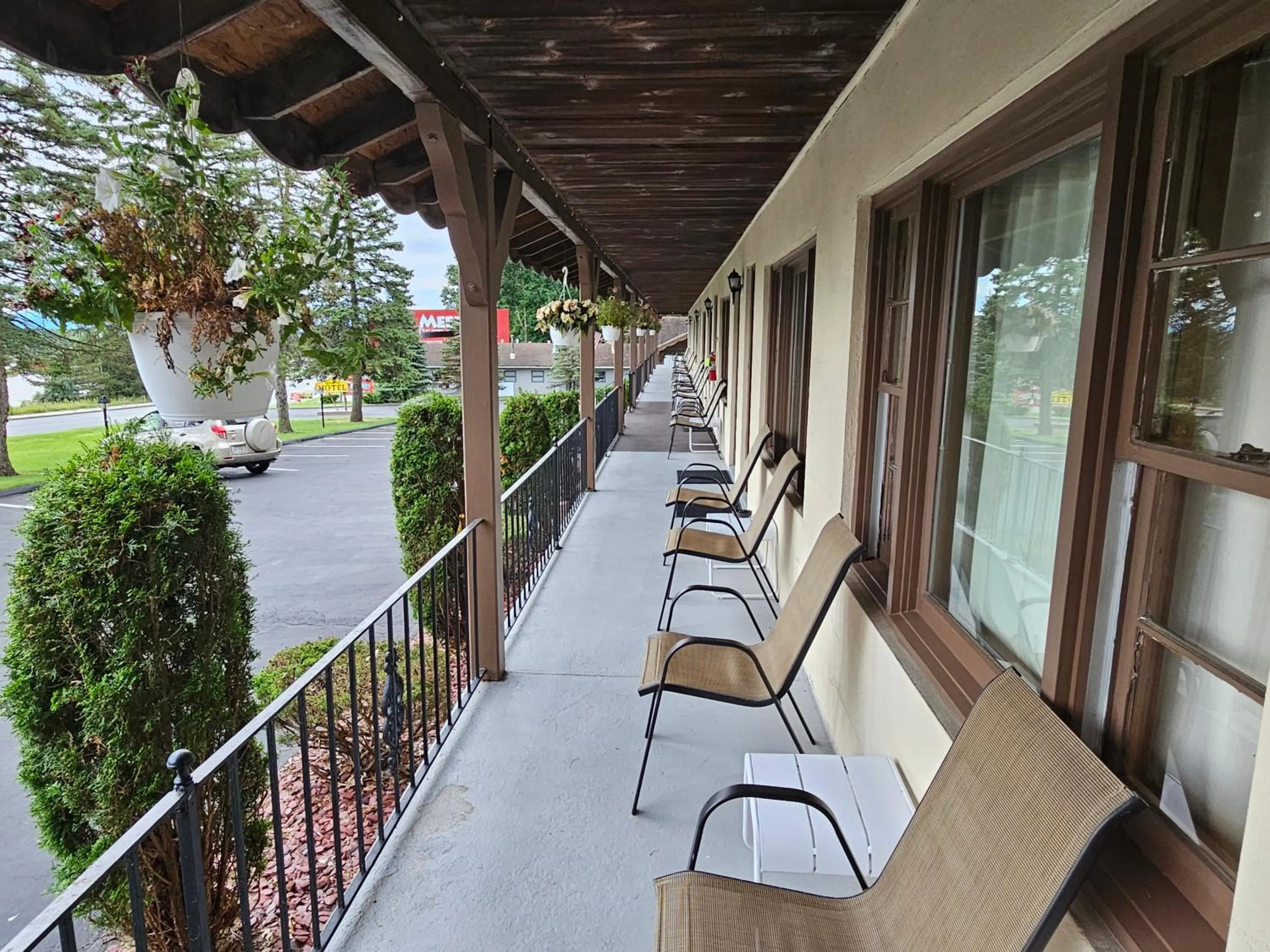 Seating area in Alpenhaus Motel