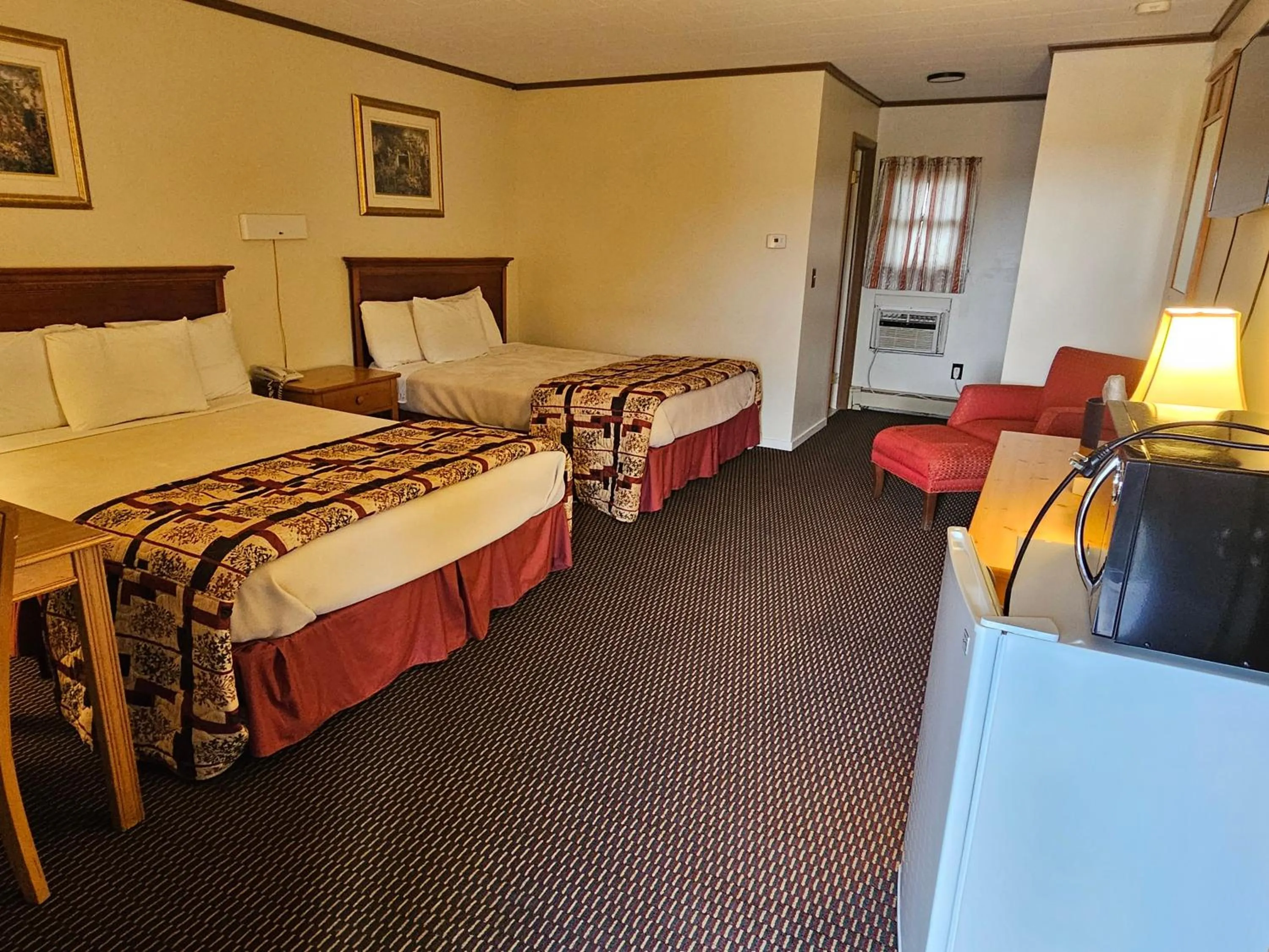 Bed in Alpenhaus Motel