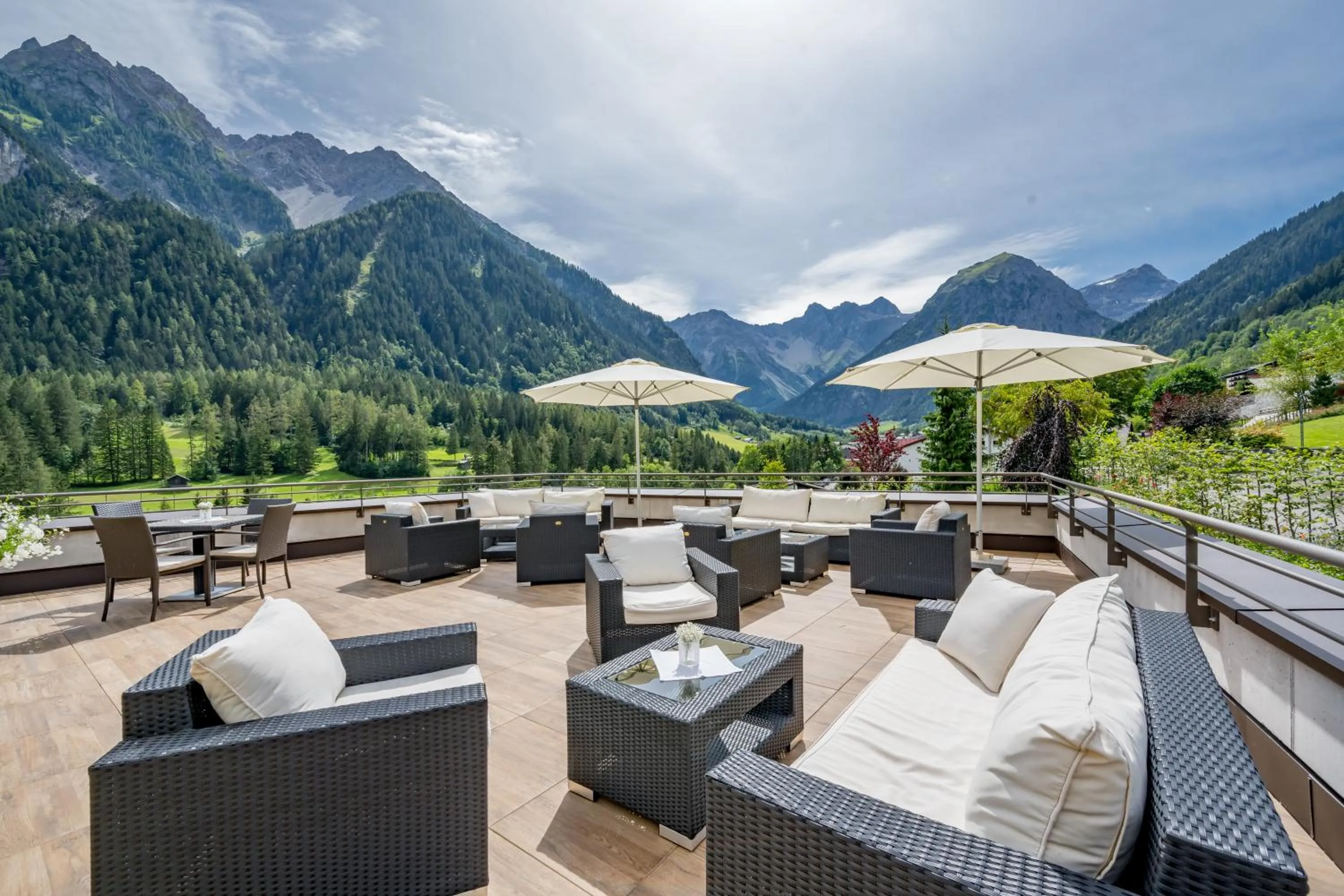 Balcony/Terrace in Alpenhotel Zimba