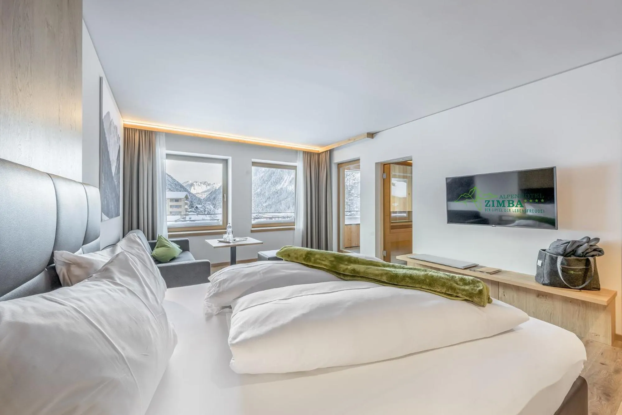 Photo of the whole room, Bed in Alpenhotel Zimba