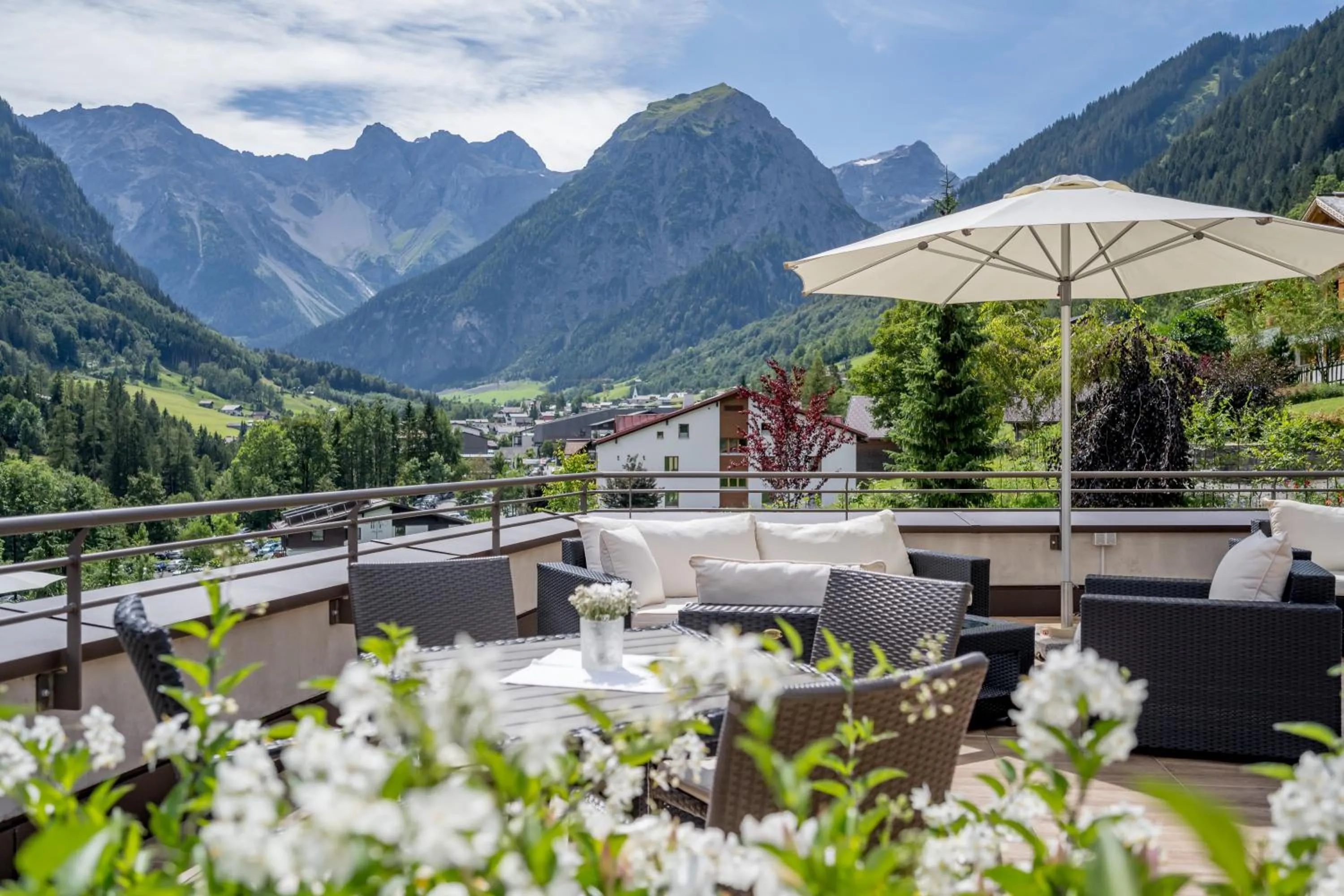 Balcony/Terrace in Alpenhotel Zimba