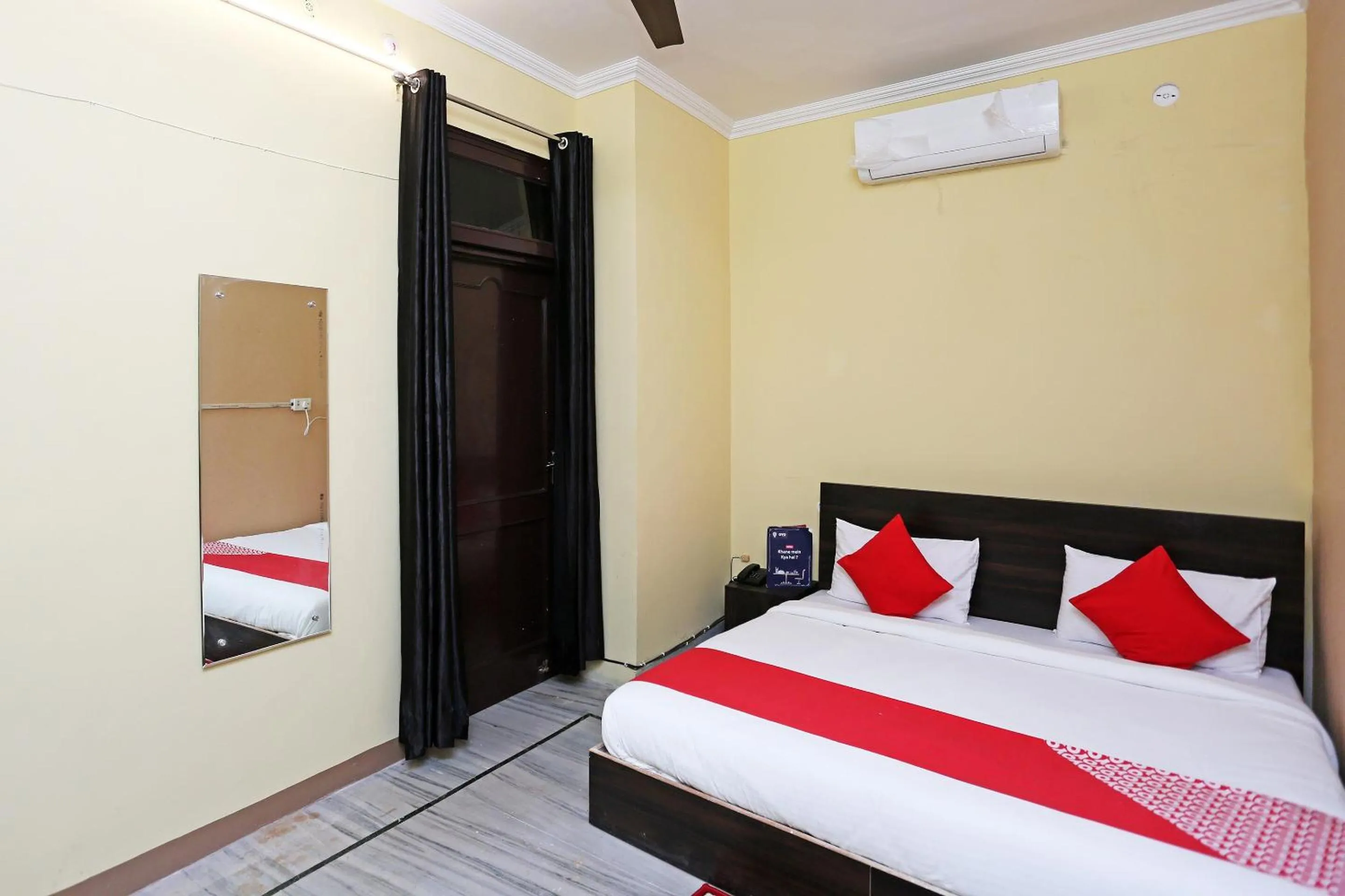 Bedroom, Bed in Hotel O Greenview Near Munshi Pulia Metro Station