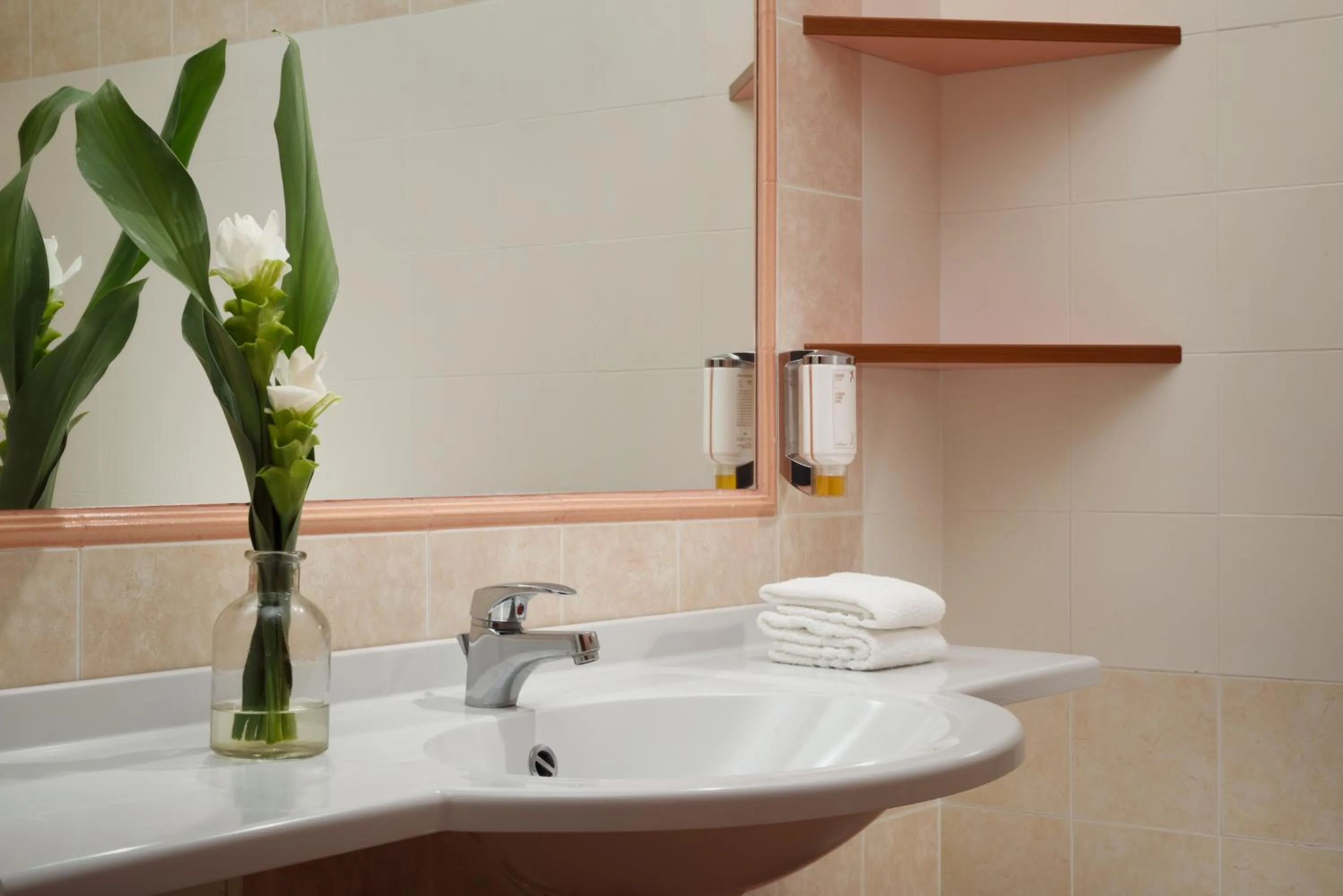 Bathroom in Falkensteiner Club Funimation Garden Calabria