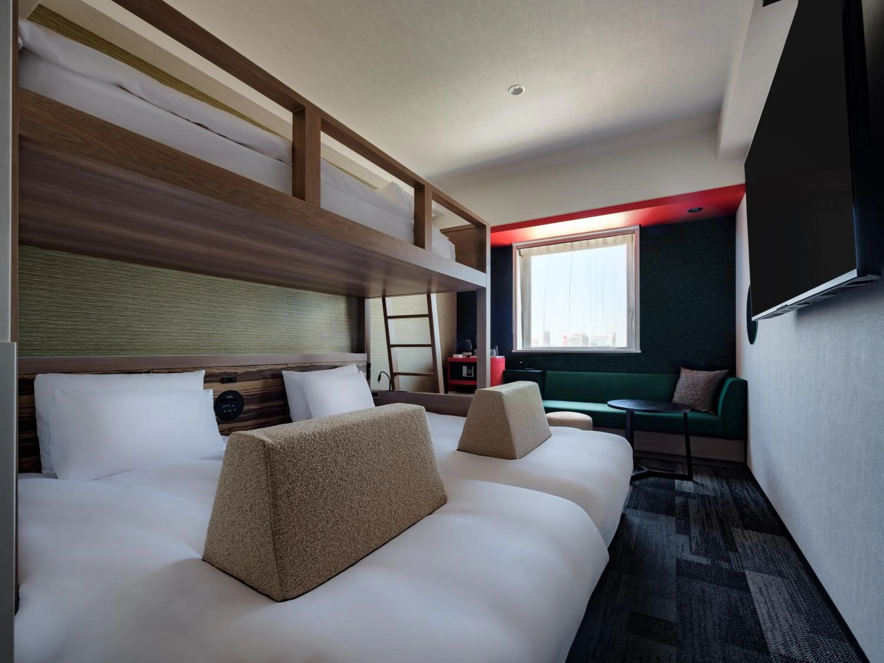 Photo of the whole room, Bed in the b asakusa