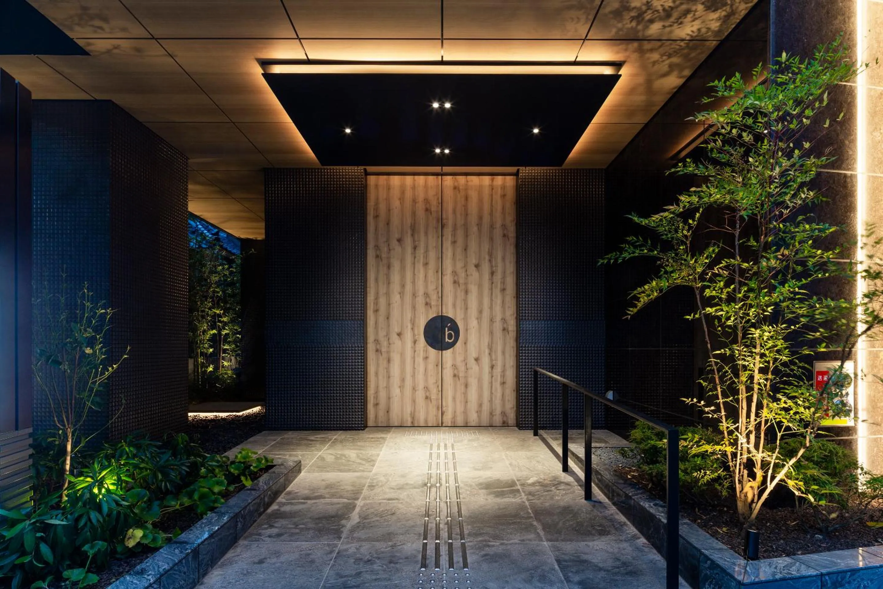 Facade/entrance in the b asakusa