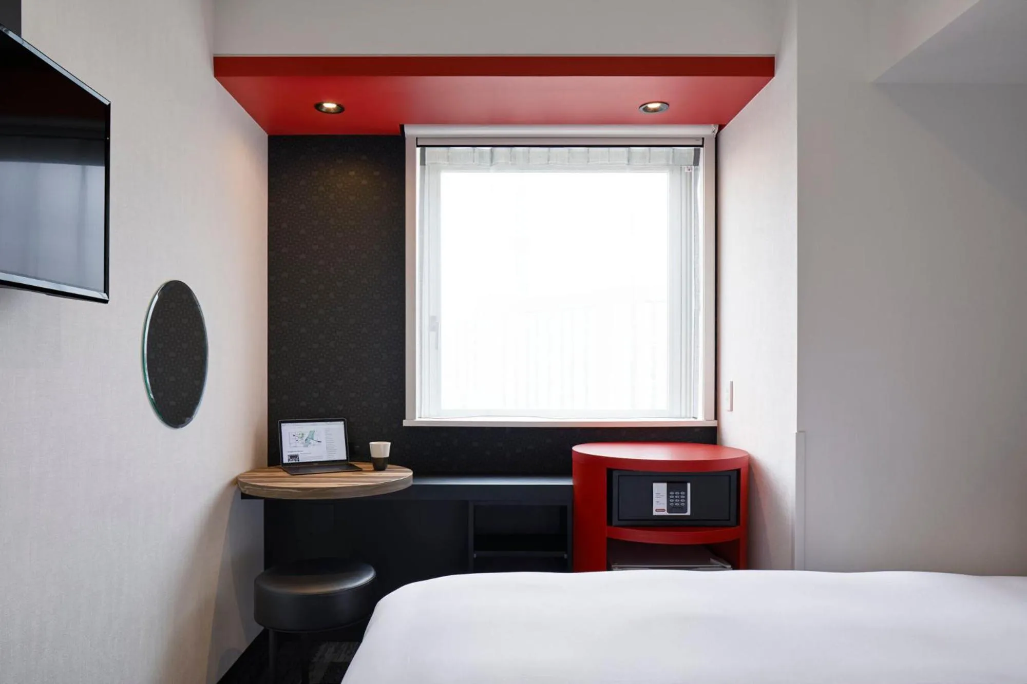 Other, Bed in the b asakusa