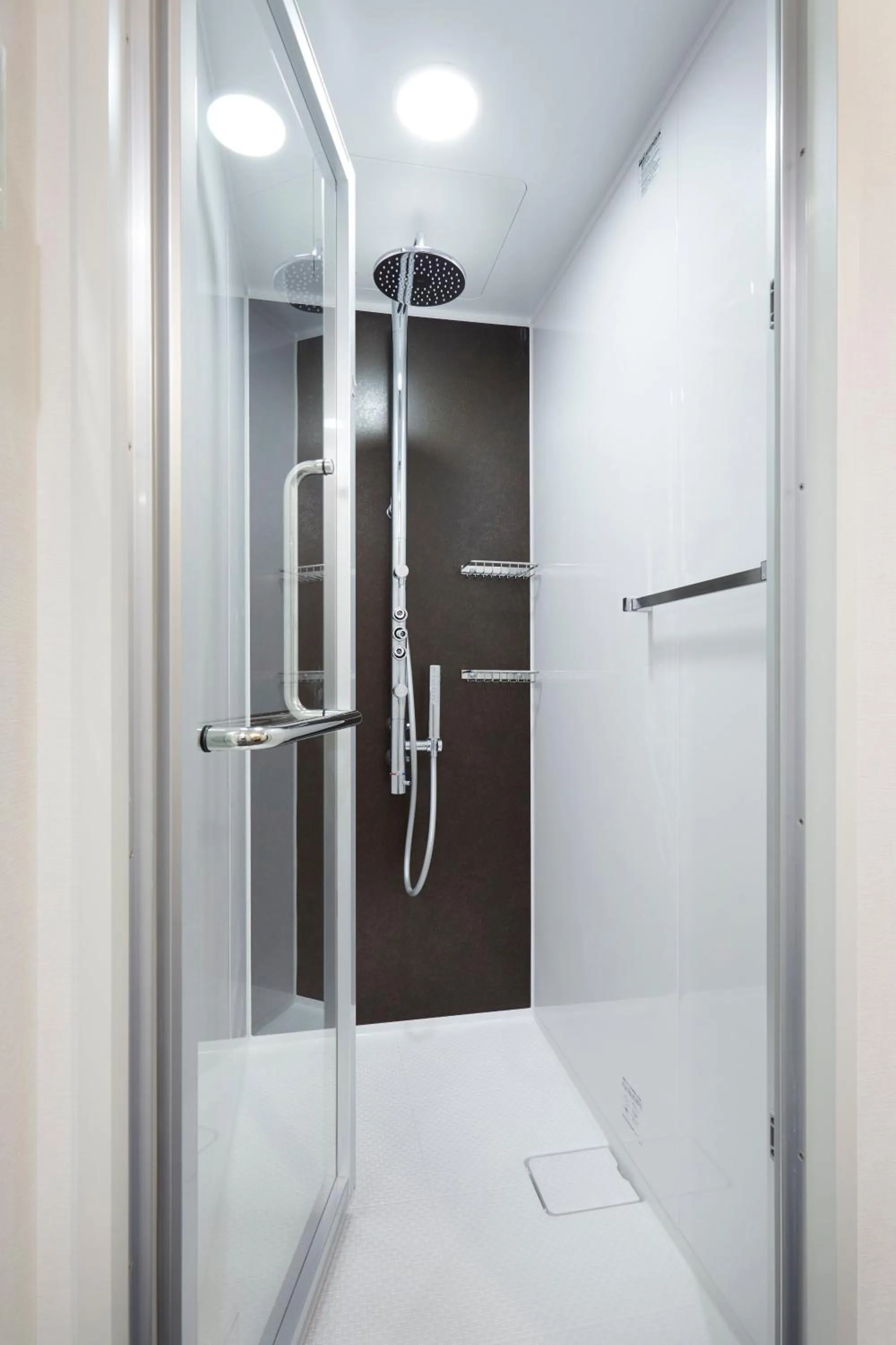 Shower in the b asakusa