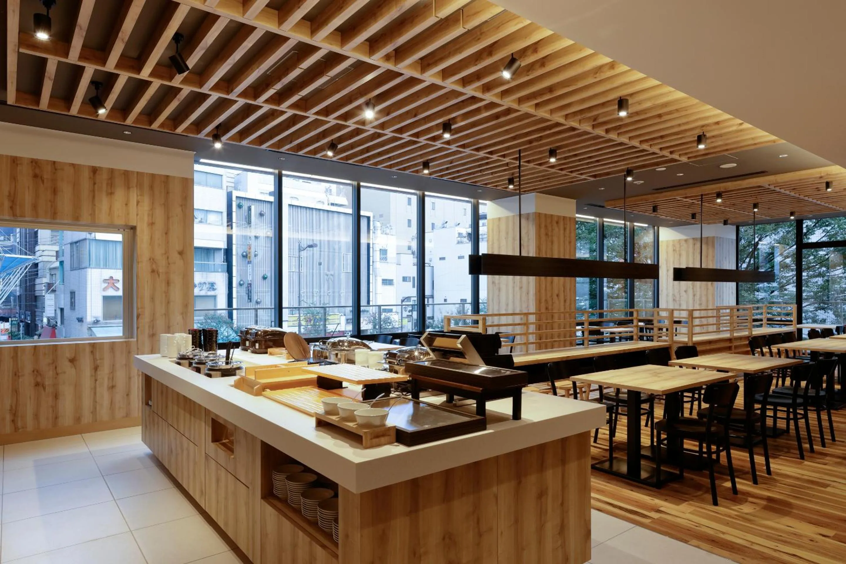 Breakfast in the b asakusa