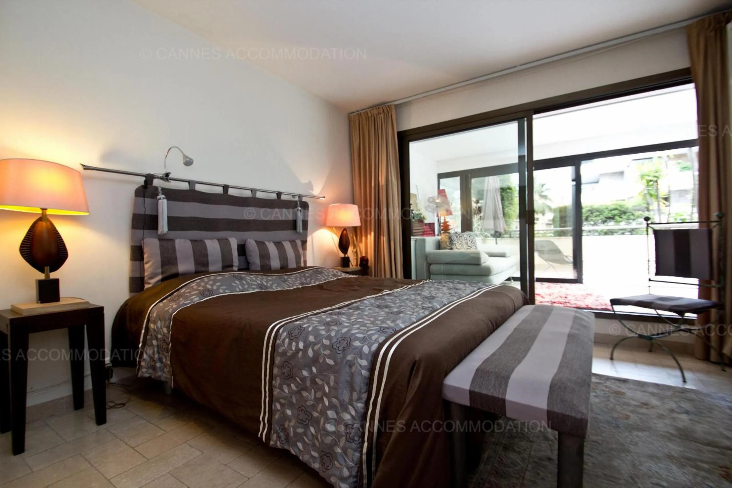 Bed in Gray 2A2
