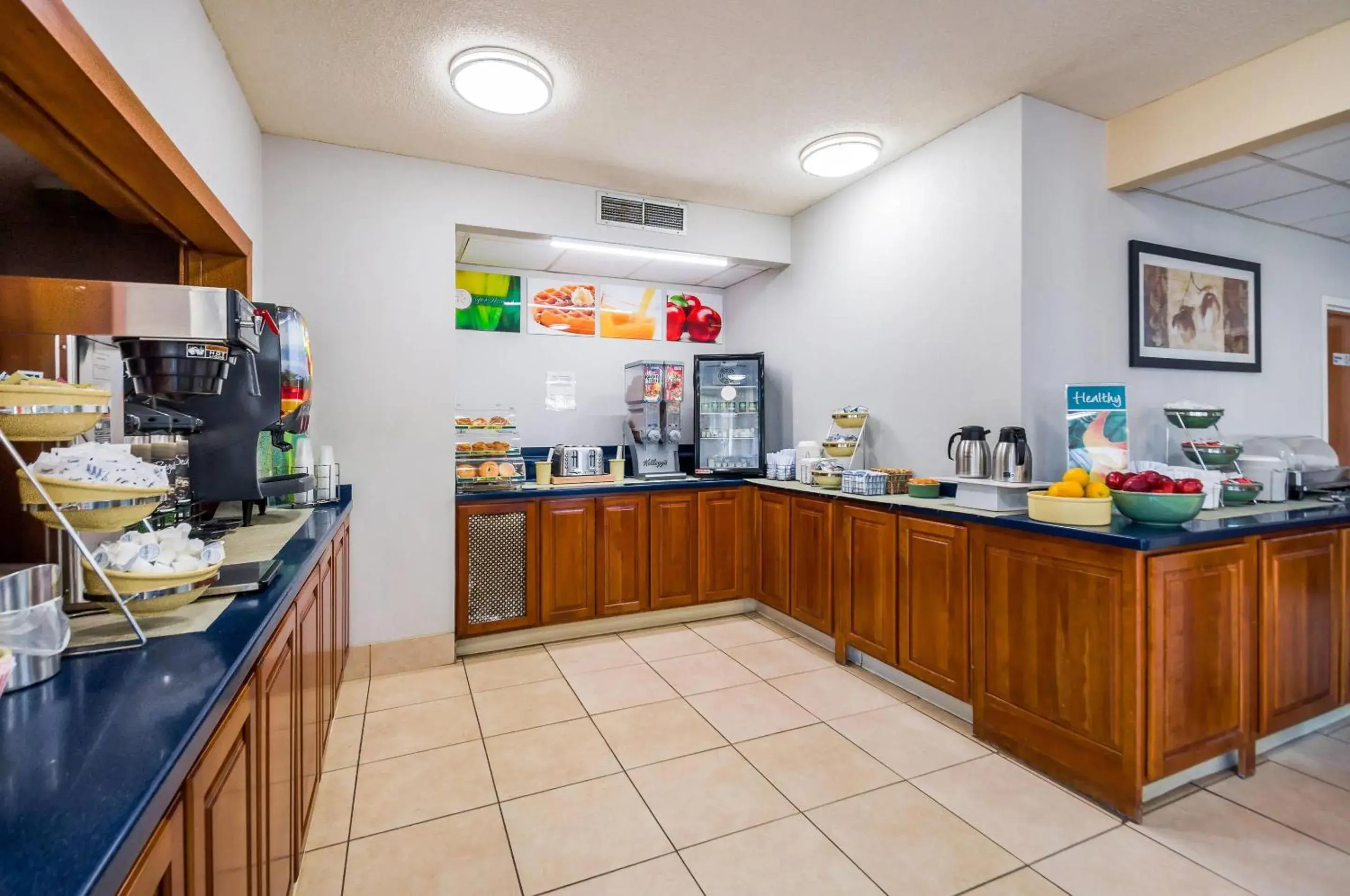 Breakfast in Quality Inn Fredericksburg-Central Park Area Breakfast in Quality Inn Fredericksburg-Central Park Area