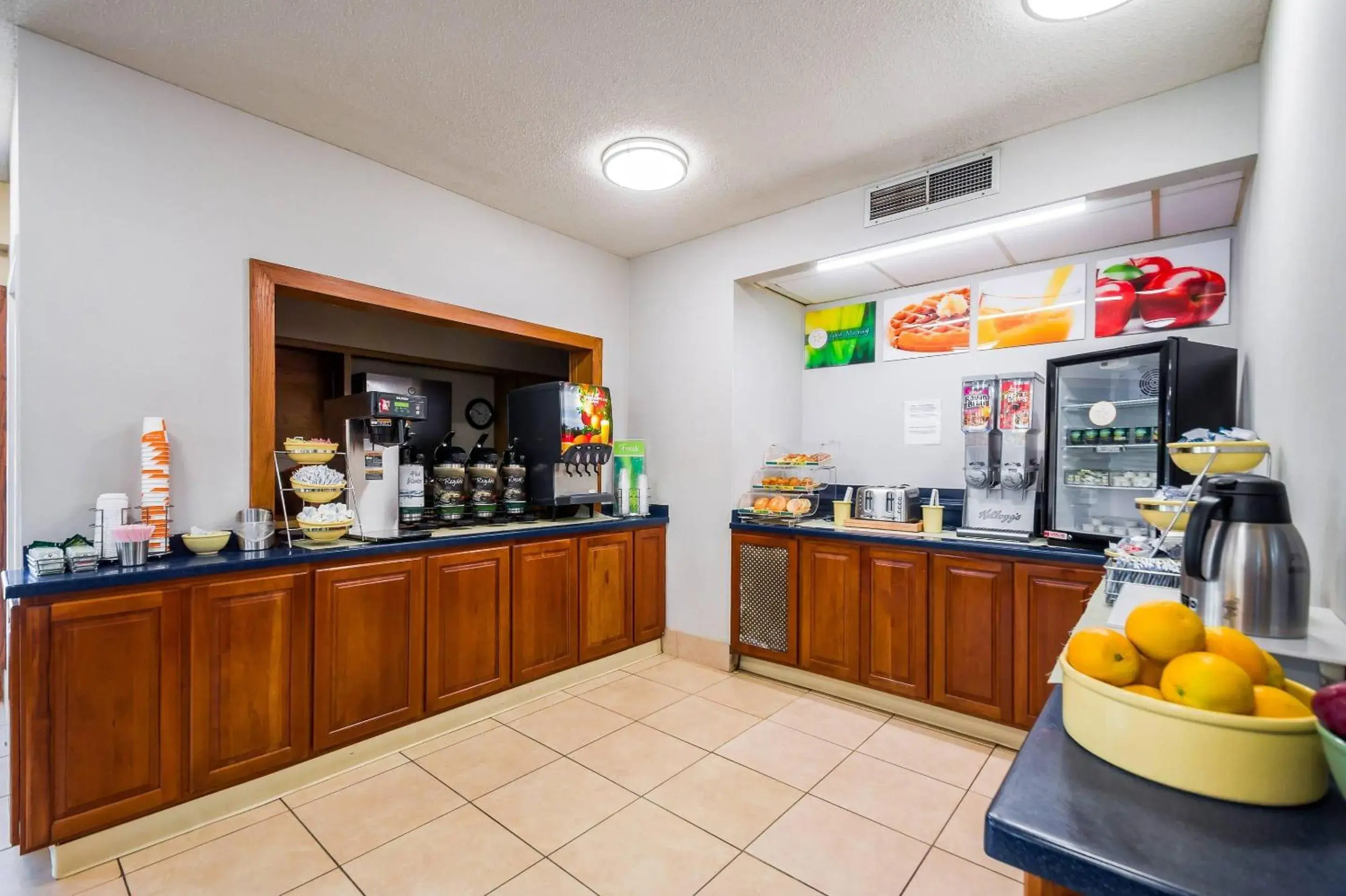 Breakfast in Quality Inn Fredericksburg-Central Park Area Breakfast in Quality Inn Fredericksburg-Central Park Area