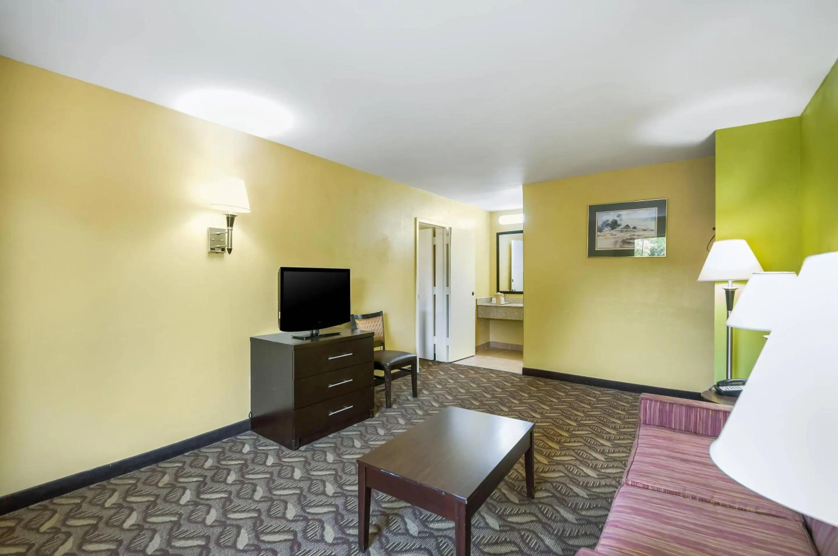 Bedroom, Bed in Quality Inn Fredericksburg-Central Park Area