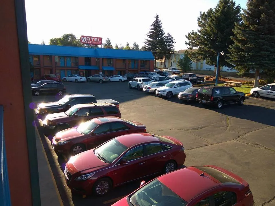 Area and facilities in Motel West