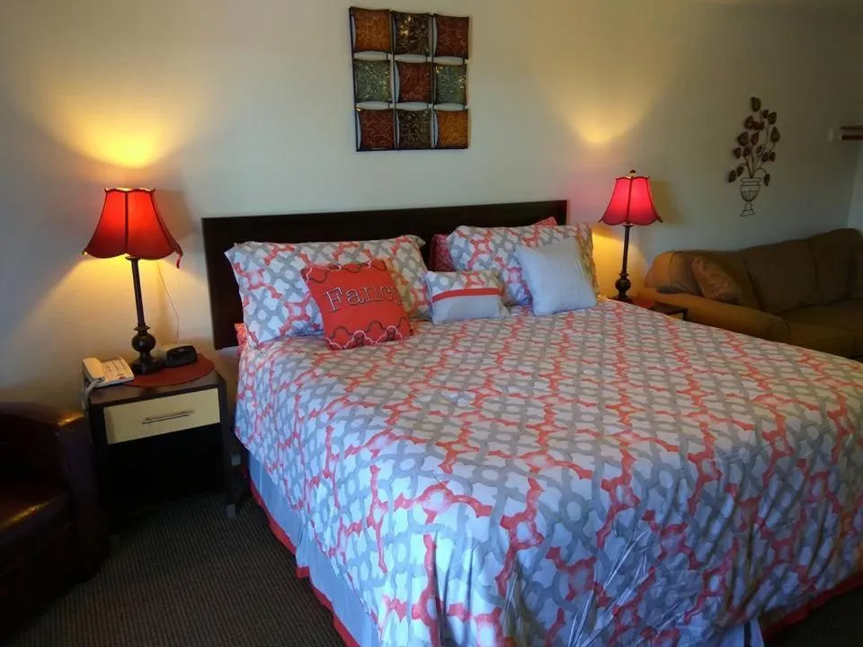 Bed in Motel West