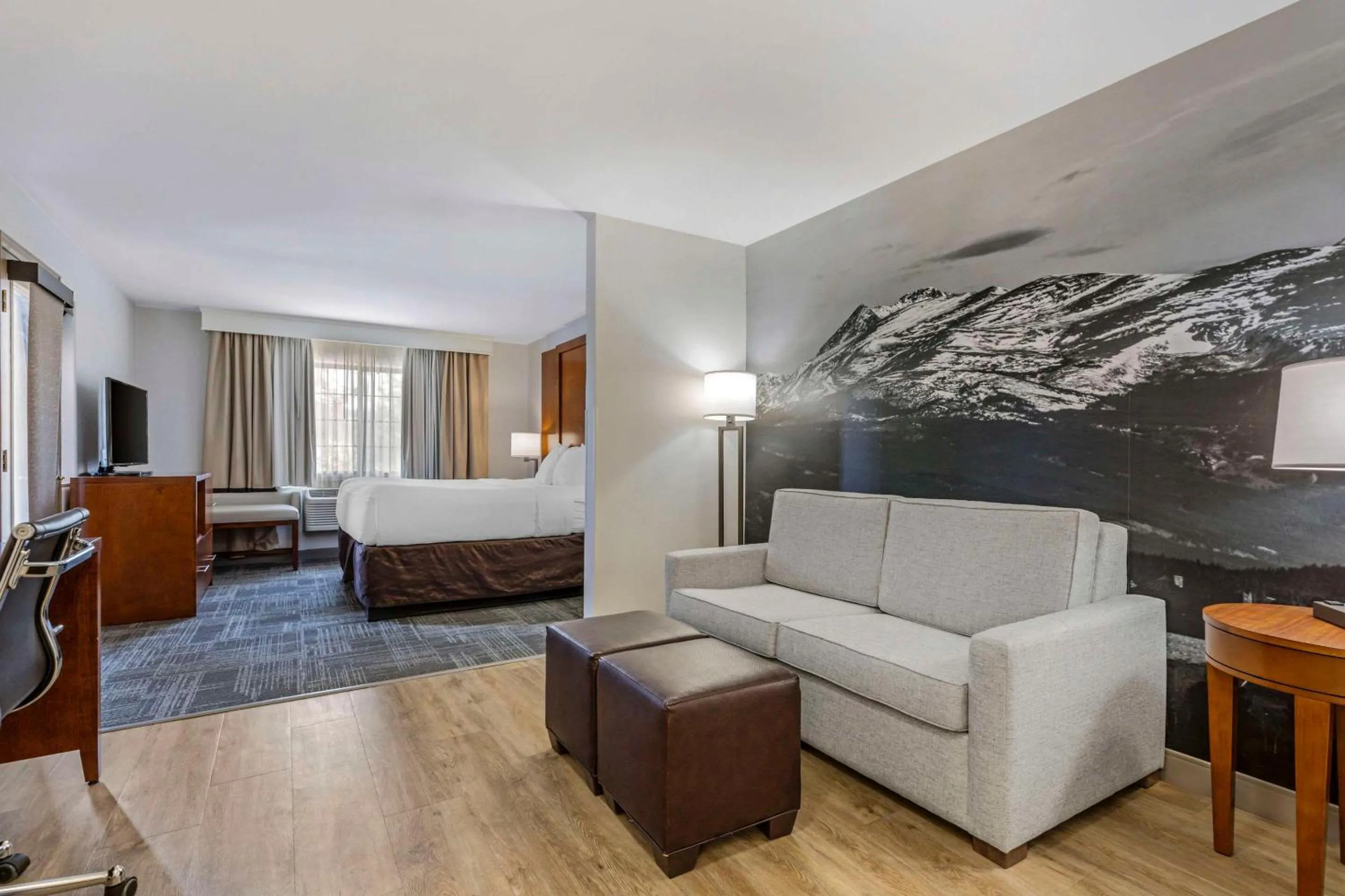 Bedroom, Bed in Comfort Suites Golden West on Evergreen Parkway