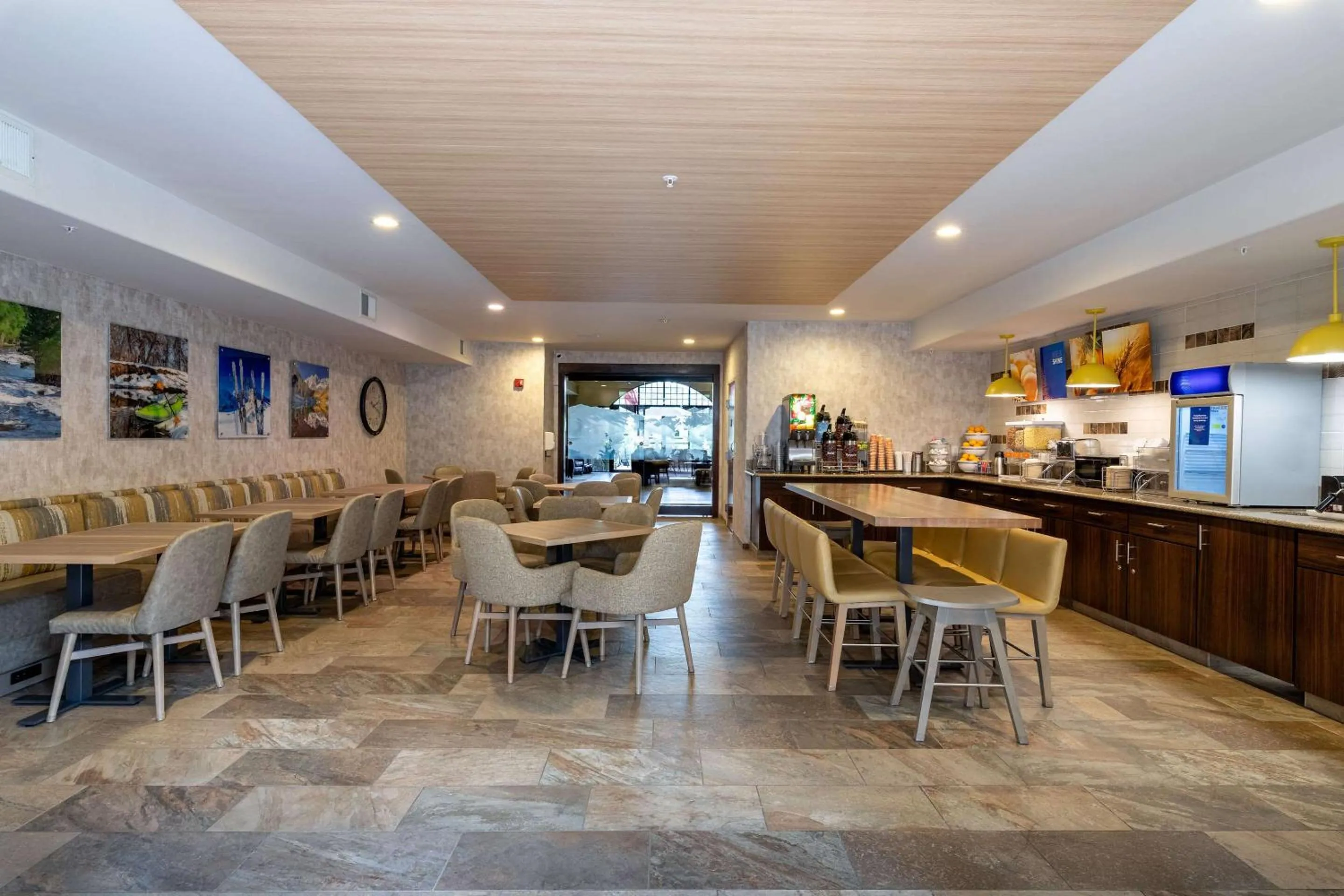 Breakfast in Comfort Suites Golden West on Evergreen Parkway