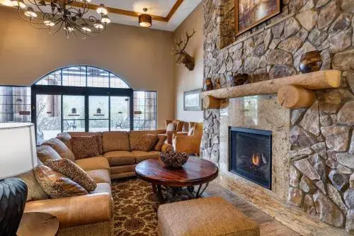 Comfort Suites Golden West on Evergreen Parkway Comfort Suites Golden West on Evergreen Parkway