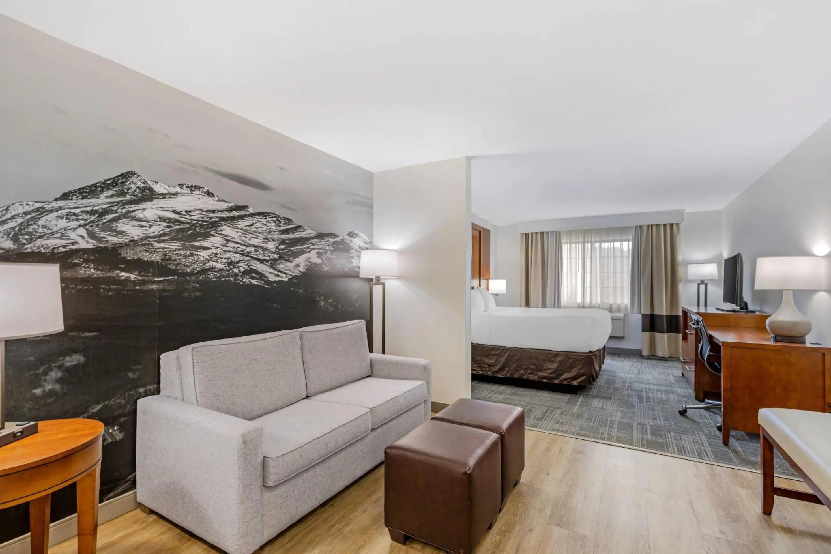 Bedroom in Comfort Suites Golden West on Evergreen Parkway