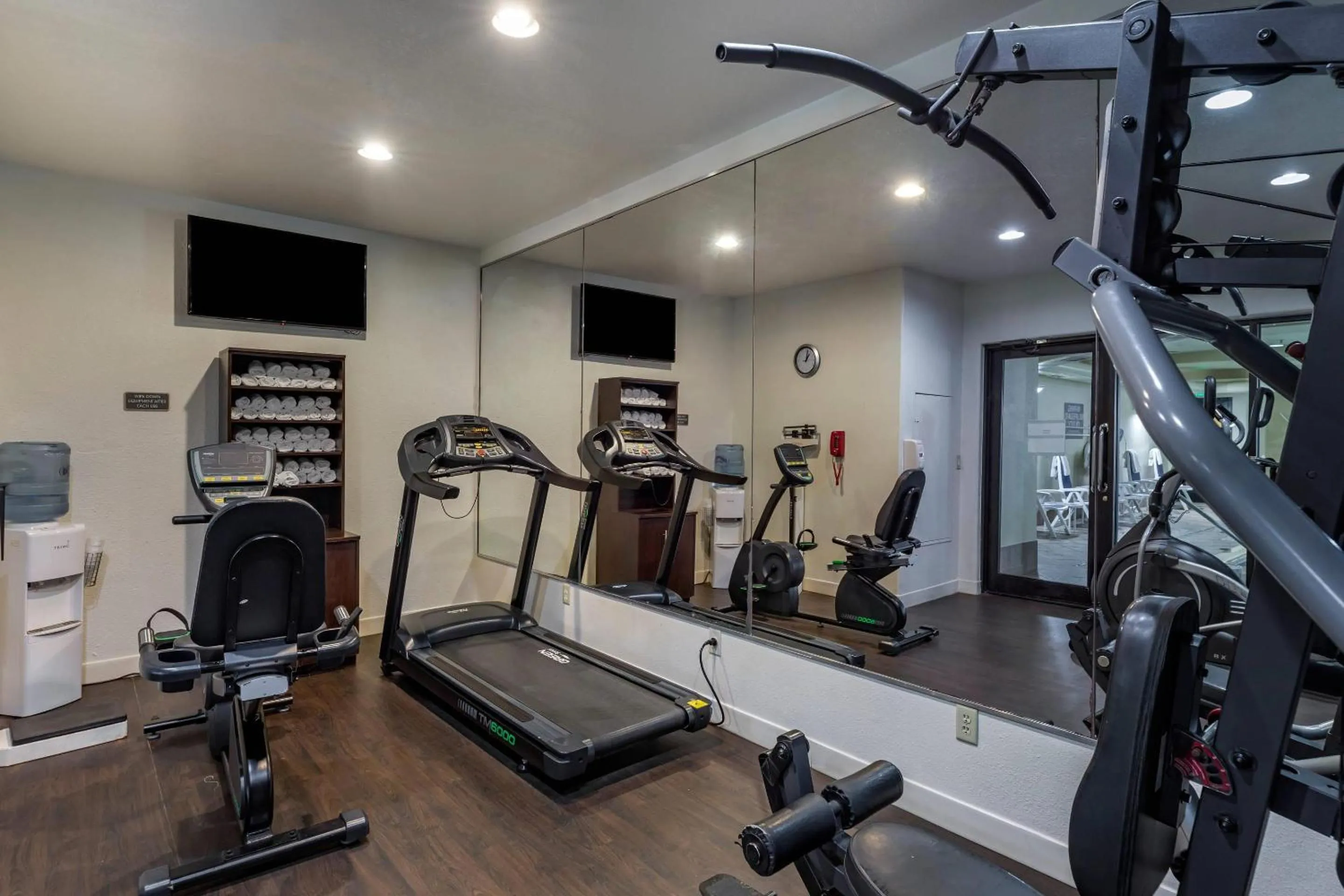 Fitness centre/facilities in Comfort Suites Golden West on Evergreen Parkway