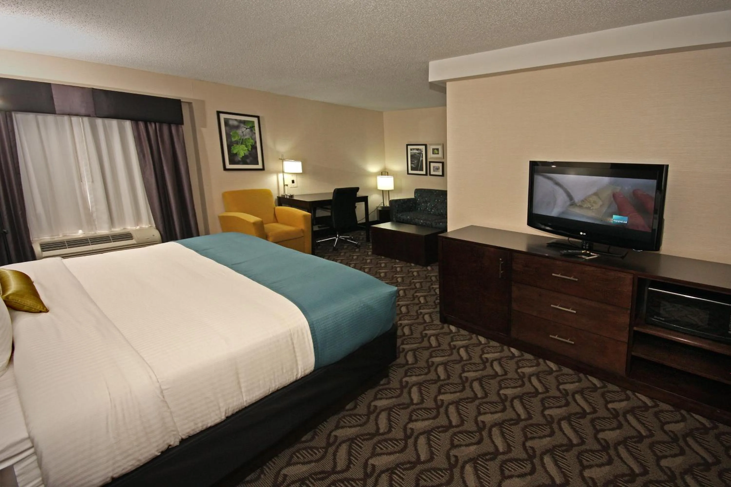 Bed in La Quinta by Wyndham Springfield