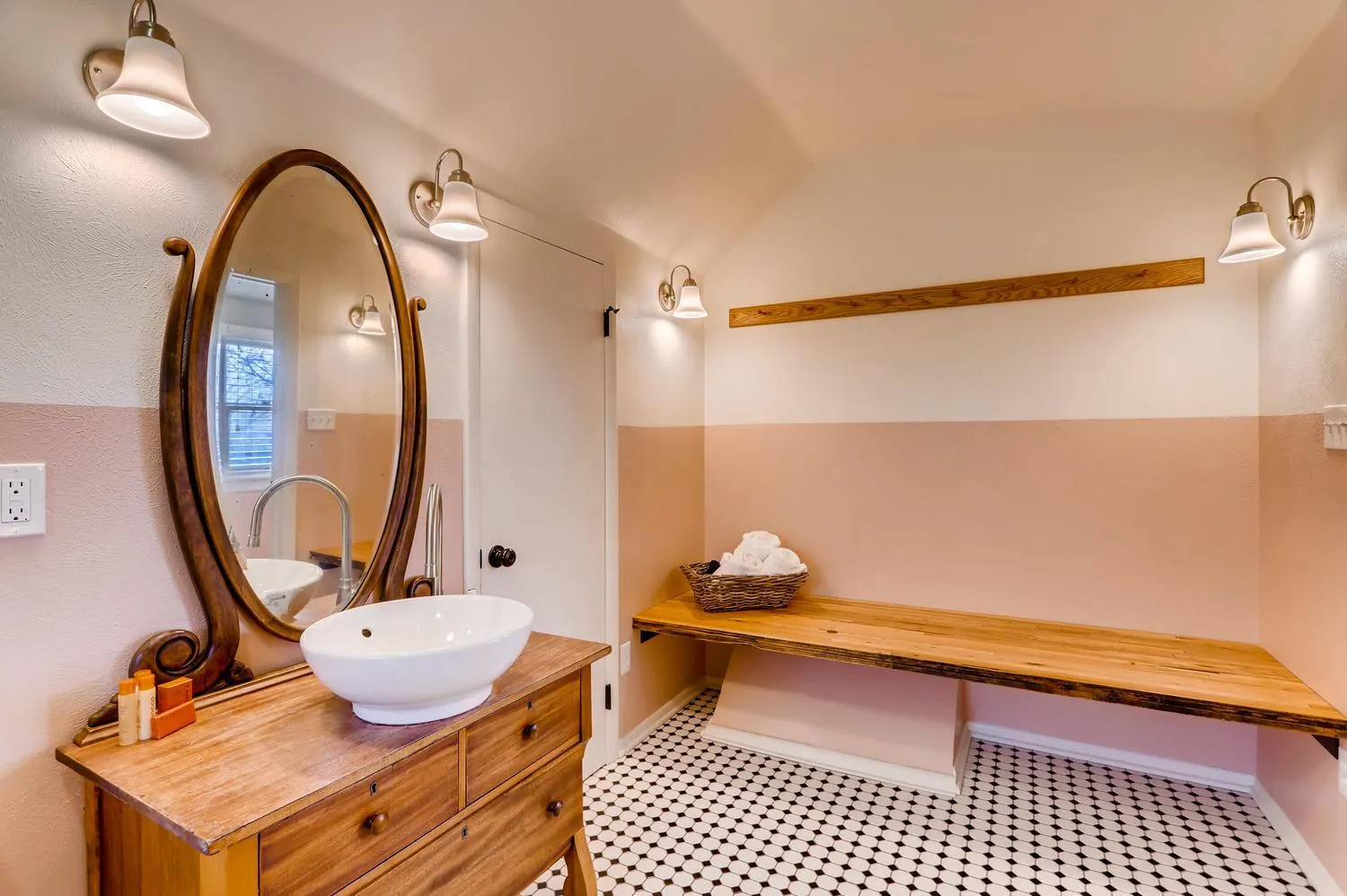 Bathroom in Colorado Chautauqua Cottages