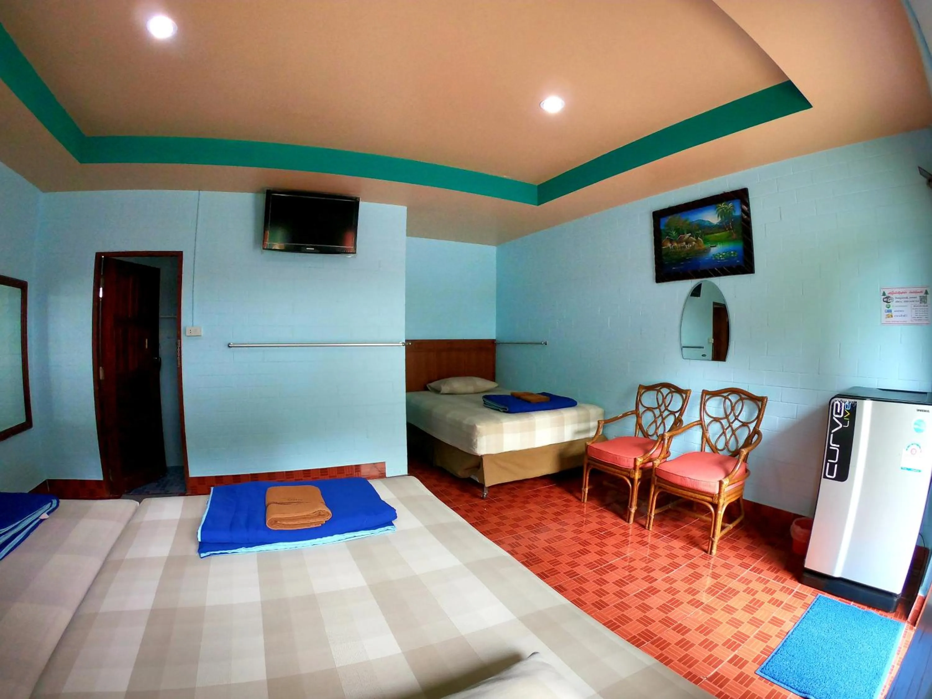 Photo of the whole room, Bed in Somjainuk Resort 2