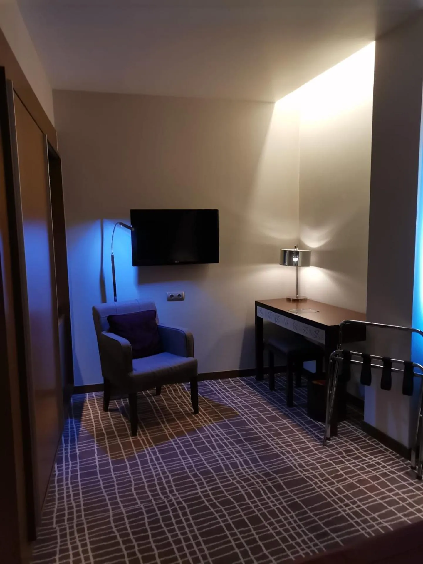 Photo of the whole room in NEYA Lisboa Hotel