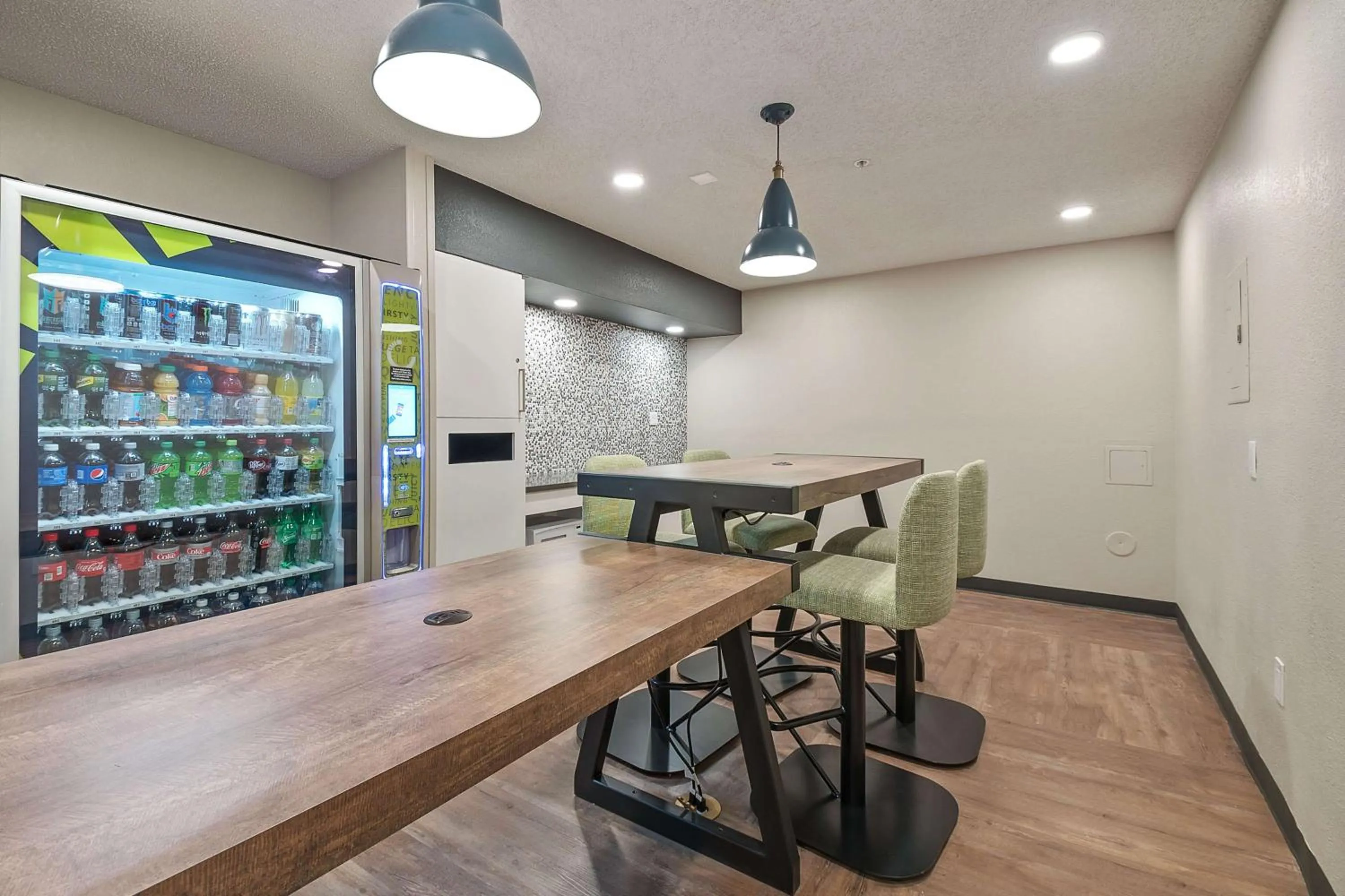 Restaurant/places to eat in Extended Stay America Suites - Miami - Airport - Blue Lagoon