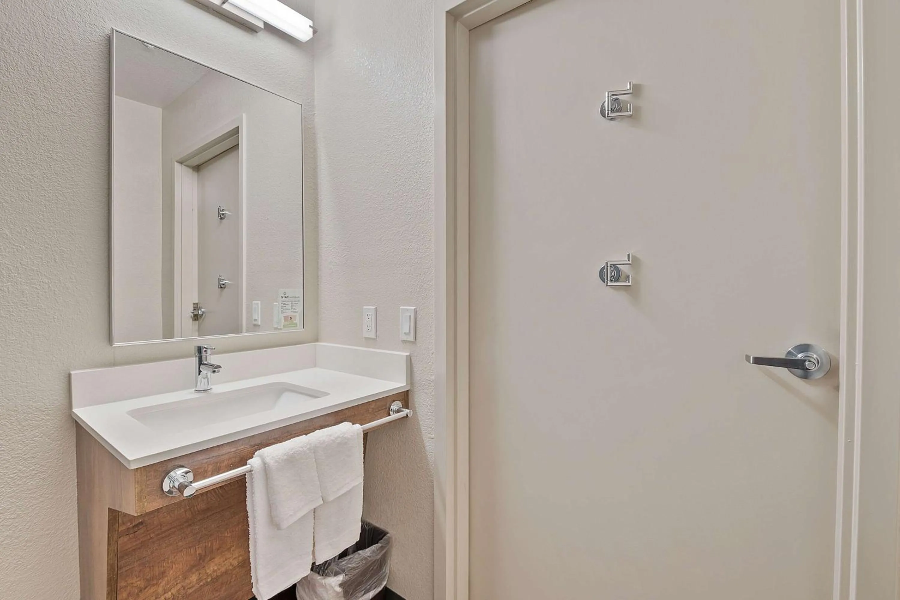 Bathroom in Extended Stay America Suites - Miami - Airport - Blue Lagoon