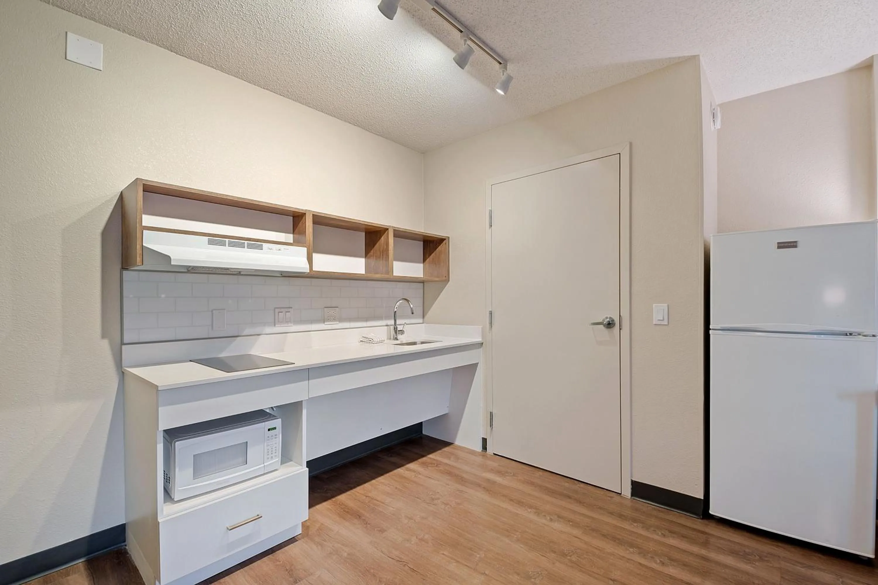 Kitchen or kitchenette in Extended Stay America Suites - Miami - Airport - Blue Lagoon