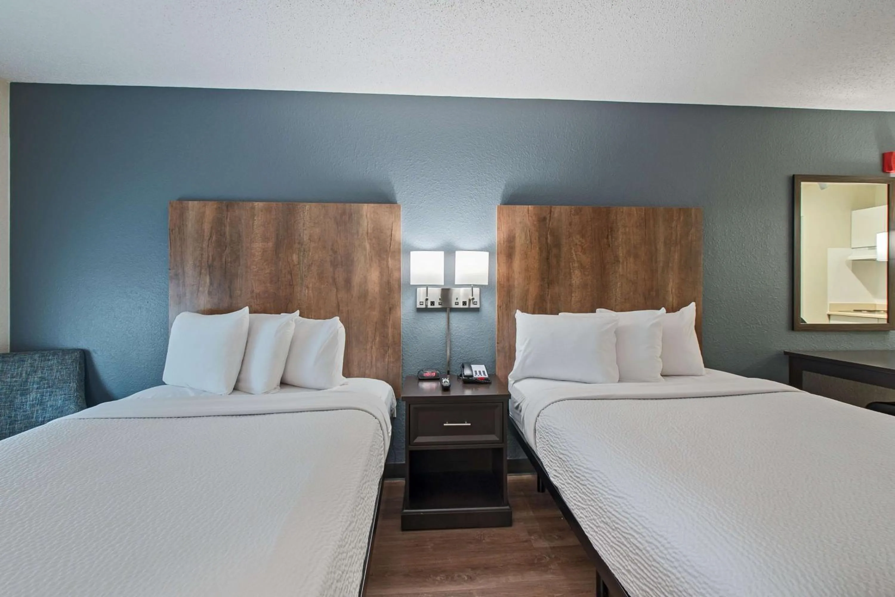 Bedroom, Bed in Extended Stay America Suites - Miami - Airport - Blue Lagoon