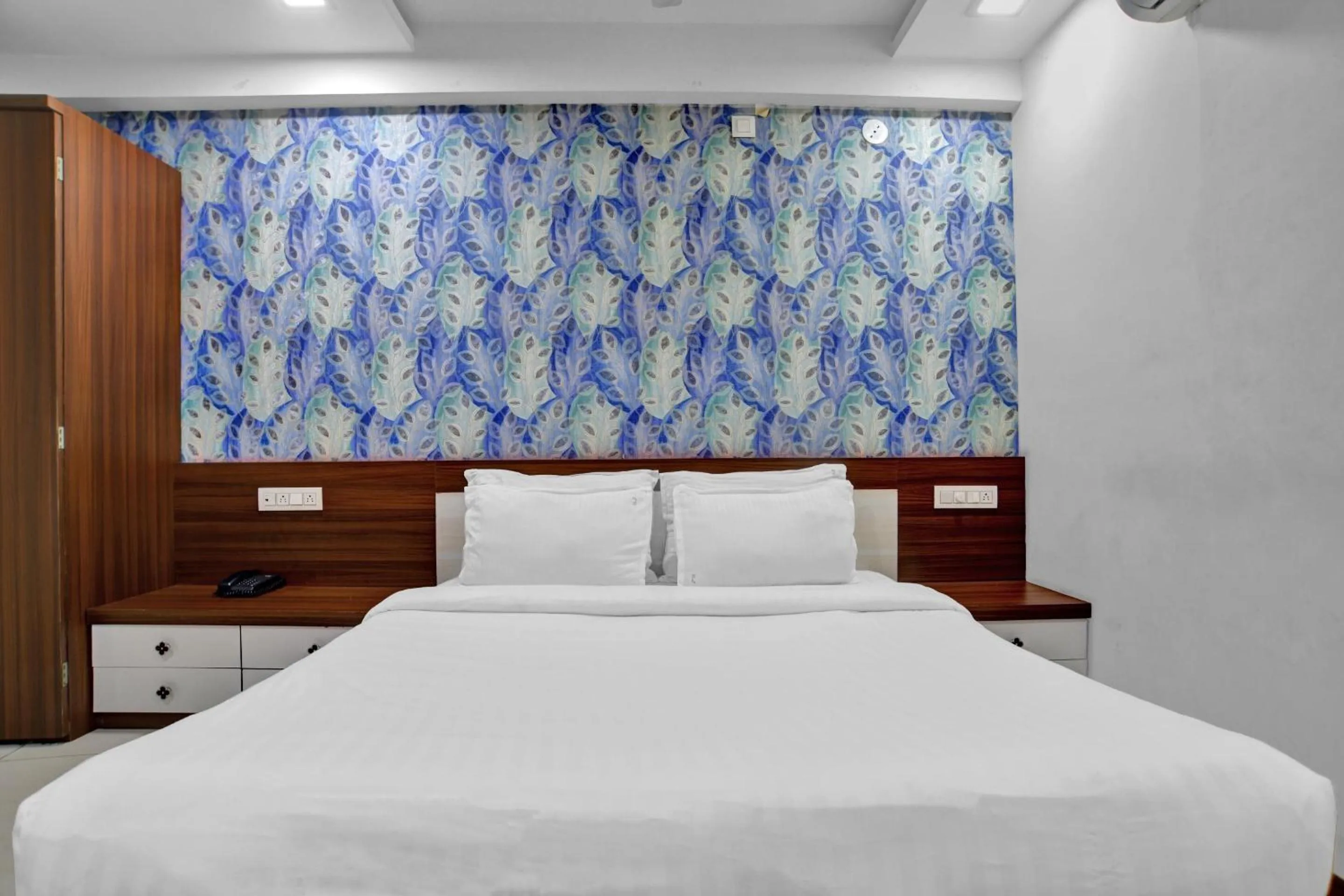 Bedroom, Bed in Collection O Jineshwari Hotel