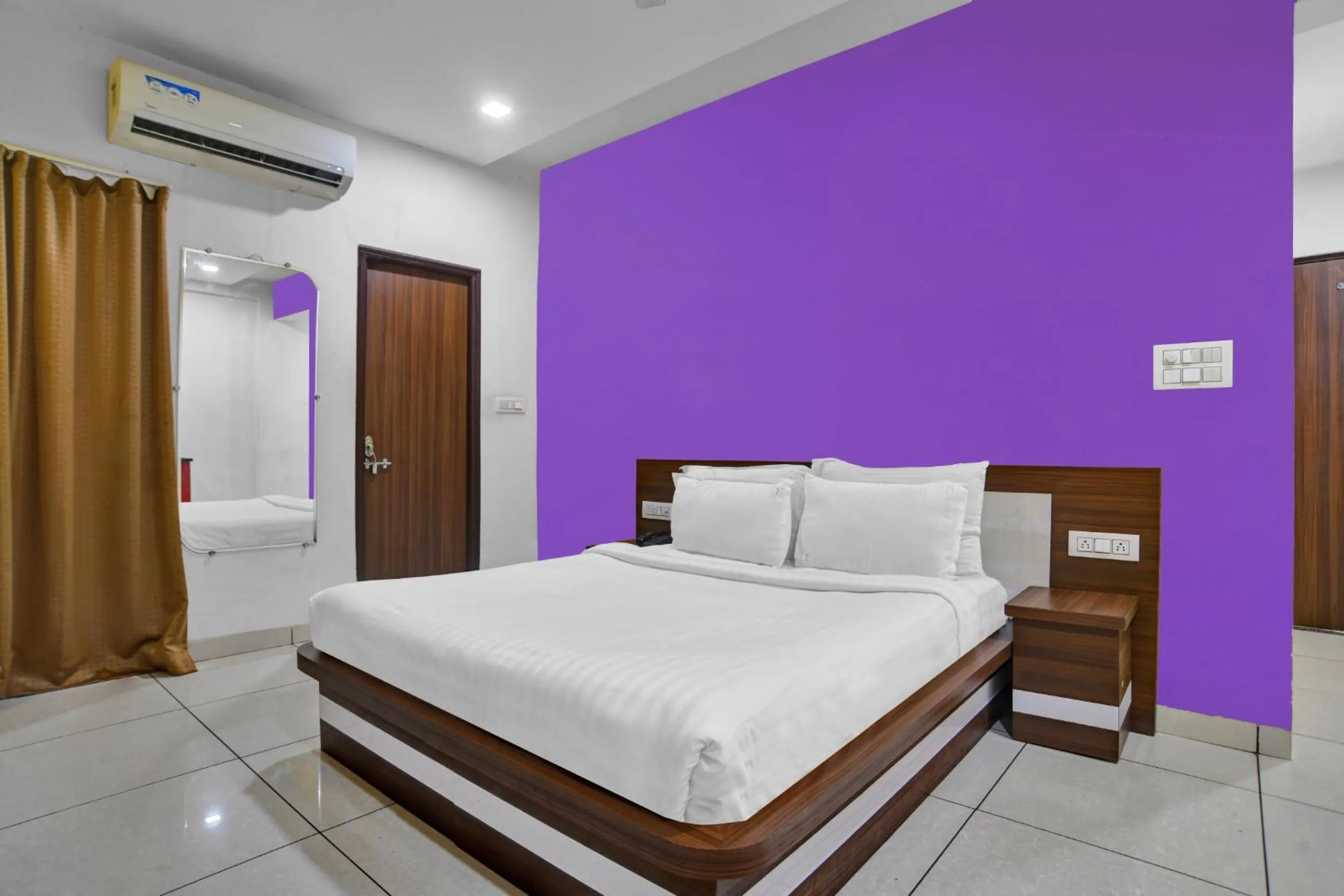 Bedroom, Bed in Collection O Jineshwari Hotel