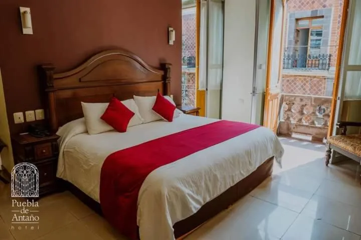 Bed in Hotel Puebla de Antaño