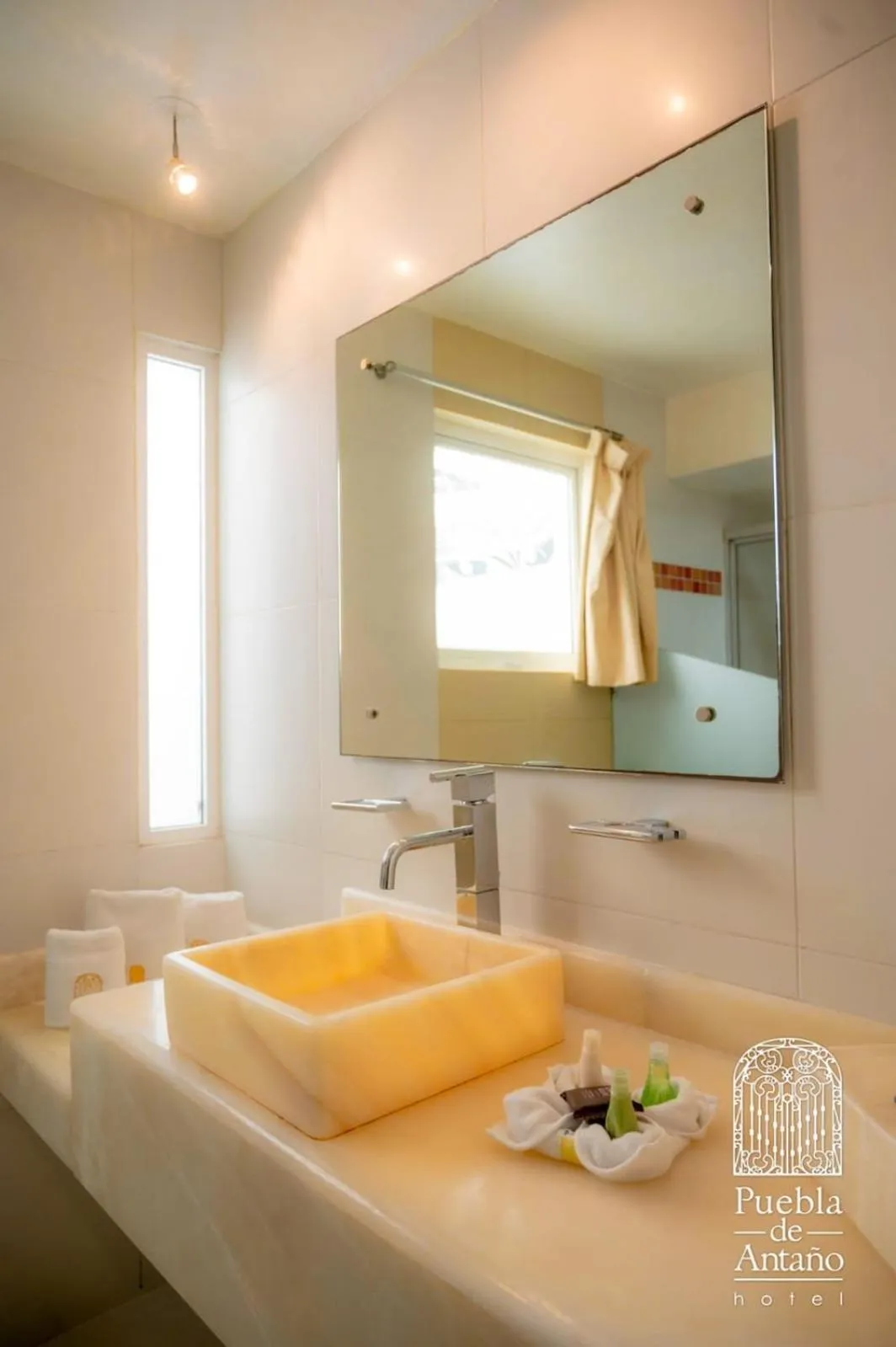 Bathroom in Hotel Puebla de Antaño