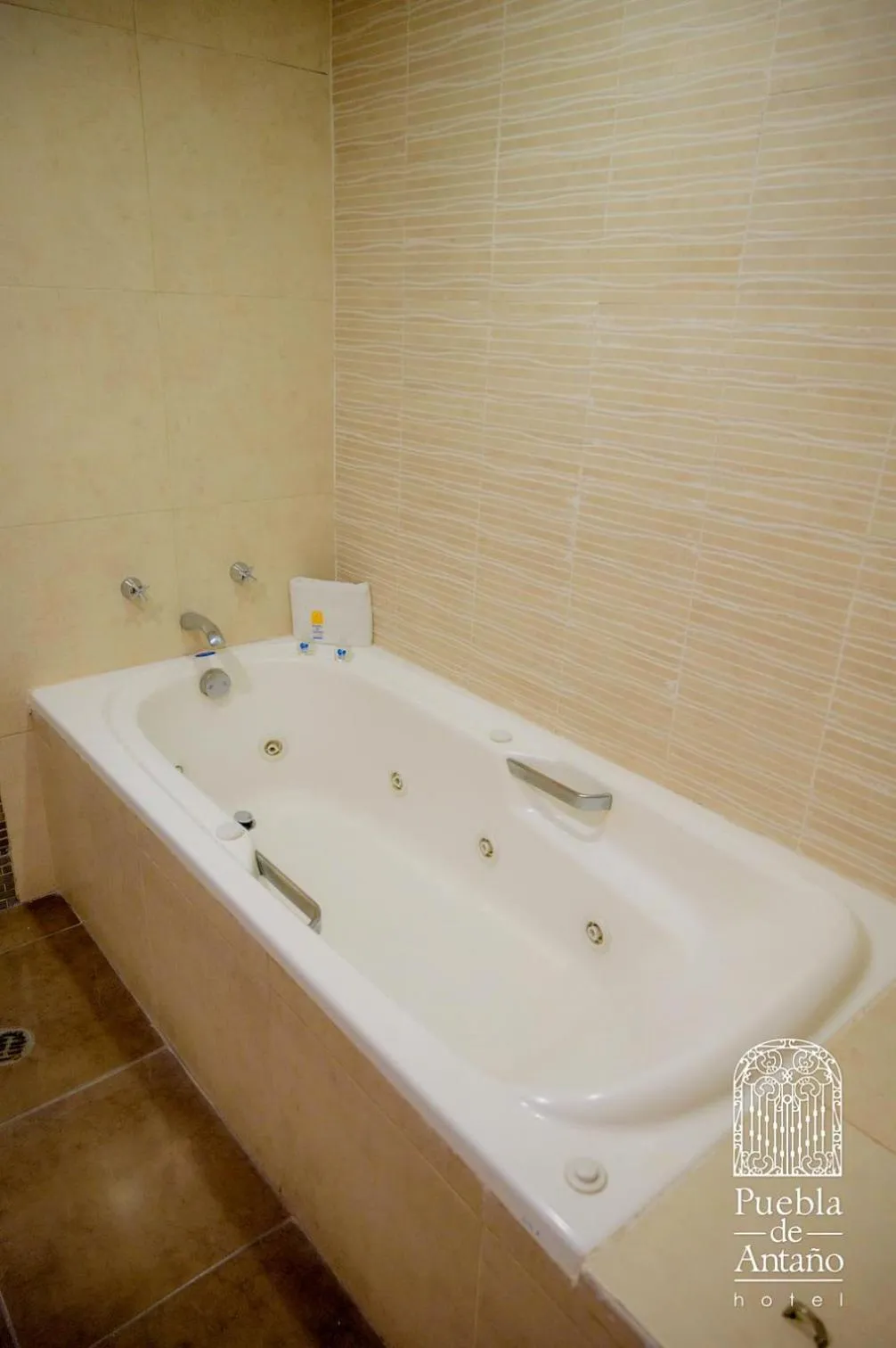 Hot Tub in Hotel Puebla de Antaño