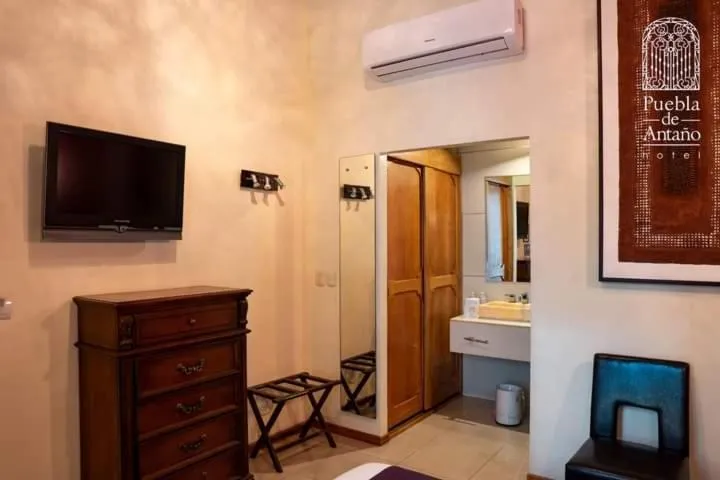 TV and multimedia in Hotel Puebla de Antaño
