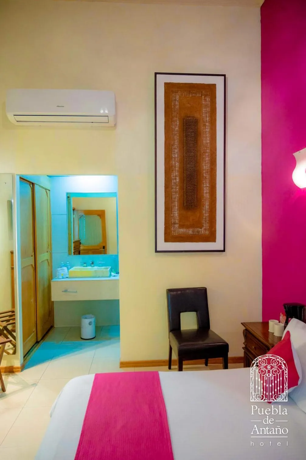Bed in Hotel Puebla de Antaño