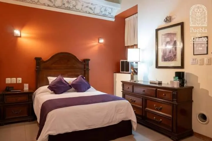 Bed in Hotel Puebla de Antaño