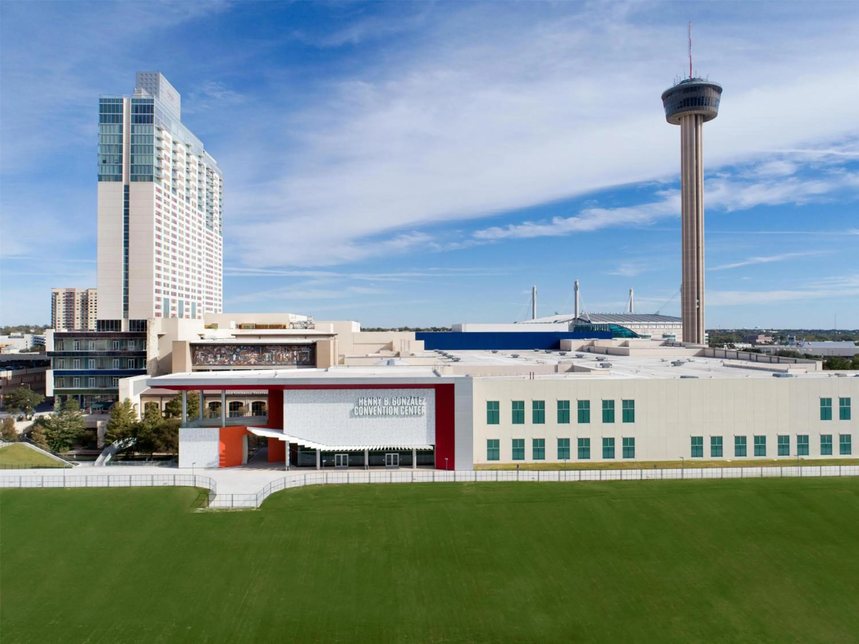 Property building in Grand Hyatt San Antonio River Walk