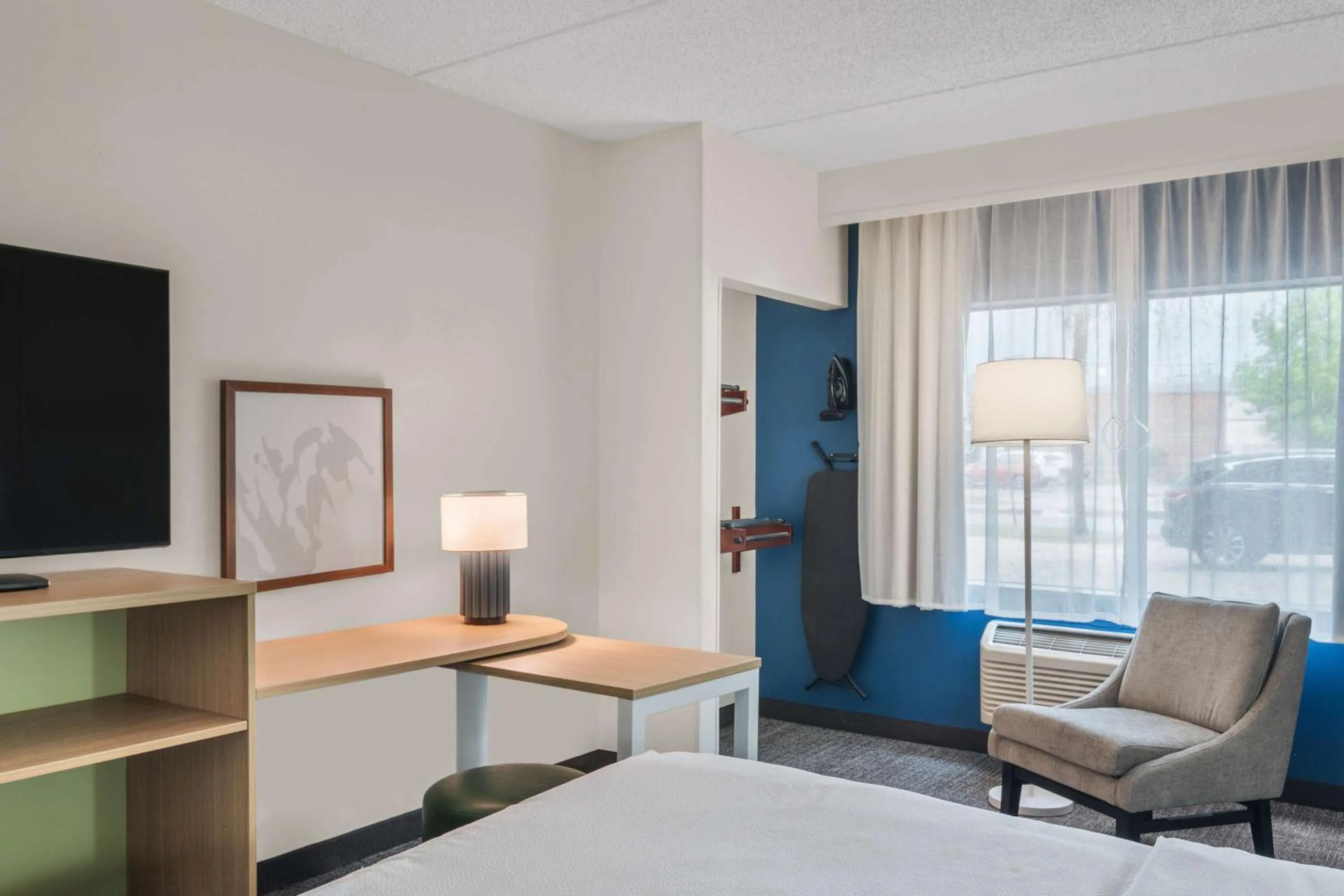 Bed in Spark By Hilton St. Augustine Historic District