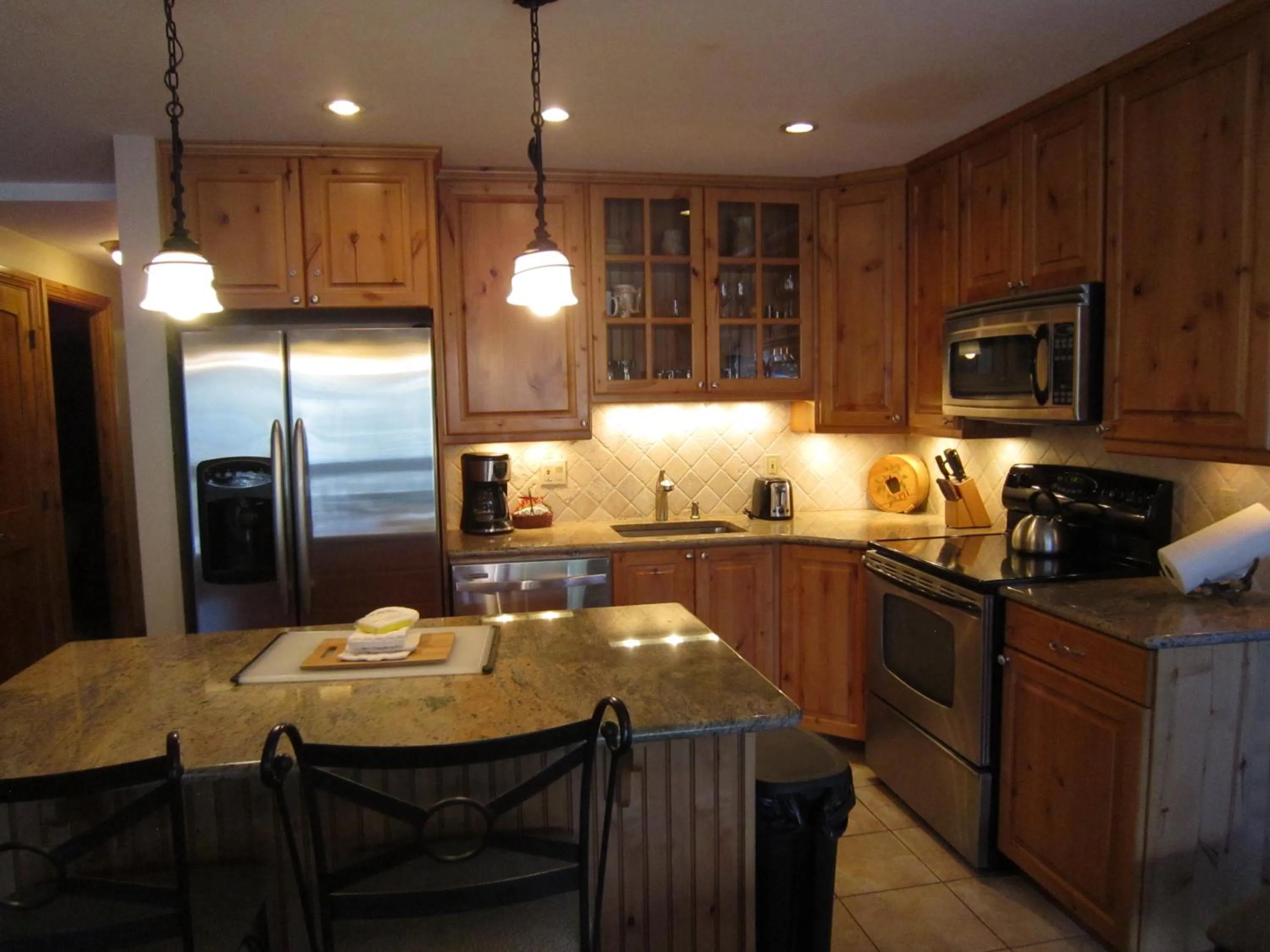 Kitchen or kitchenette in Vail Racquet Club Mountain Resort