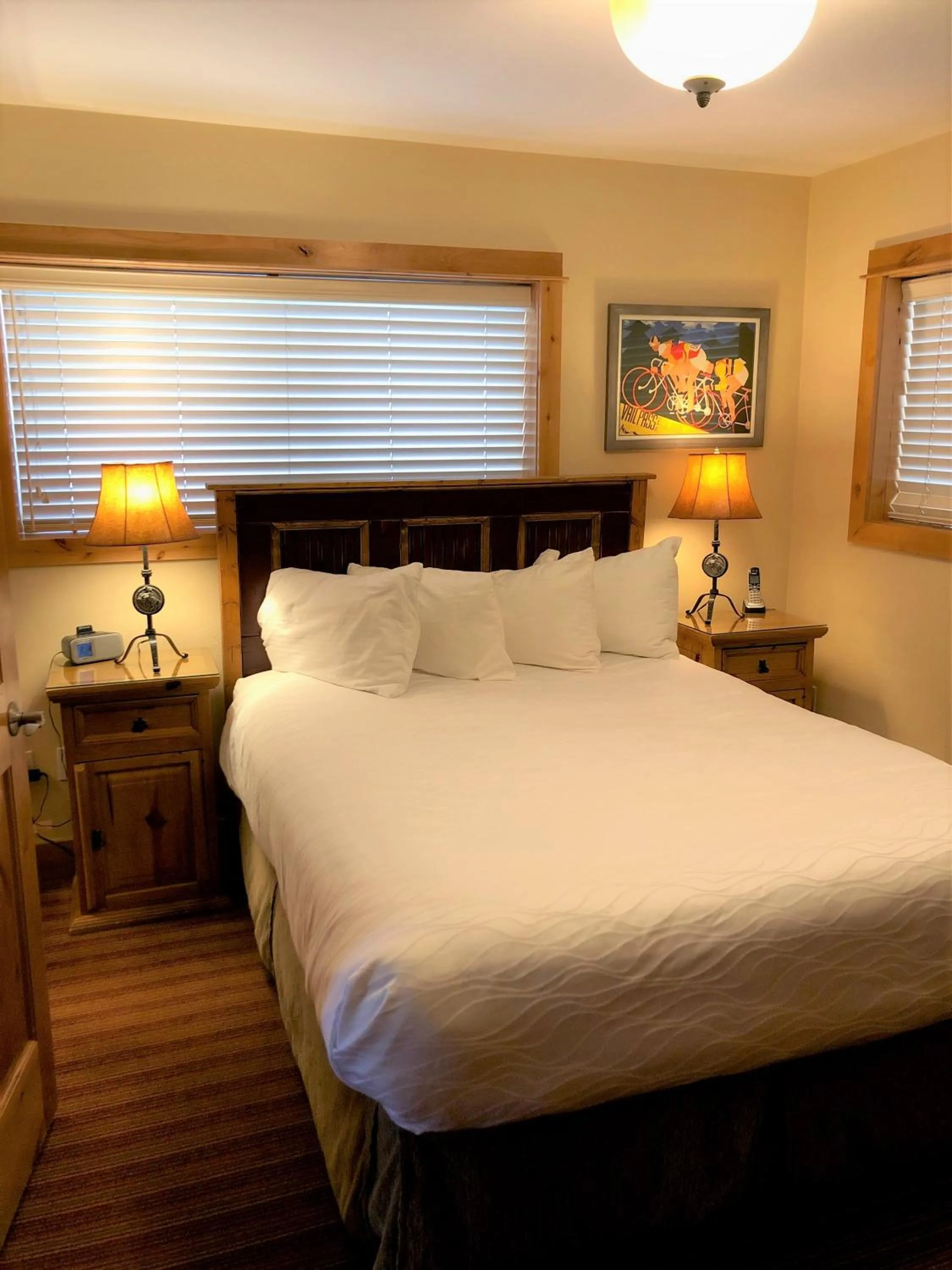 Bedroom, Bed in Vail Racquet Club Mountain Resort