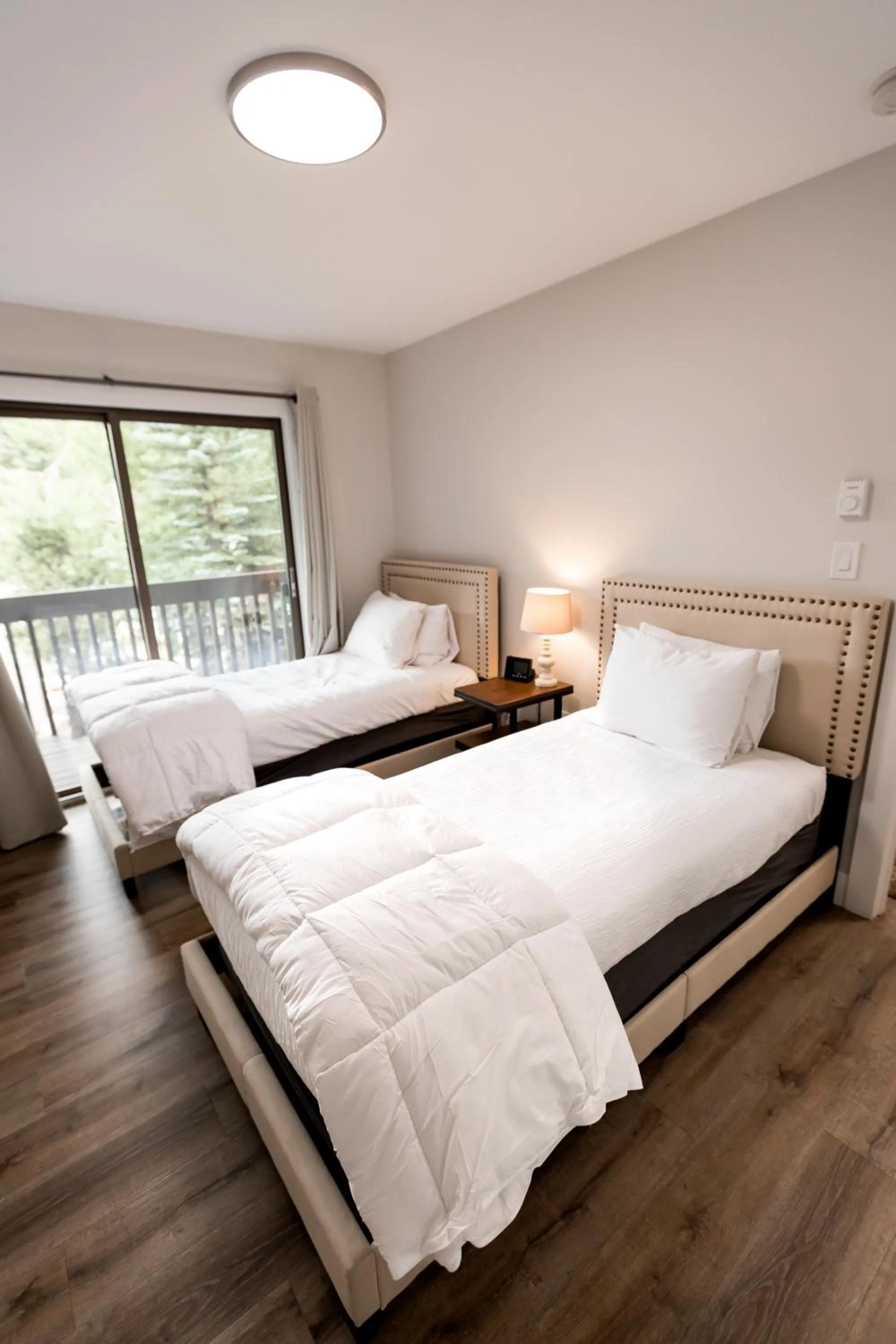 Bedroom, Bed in Vail Racquet Club Mountain Resort