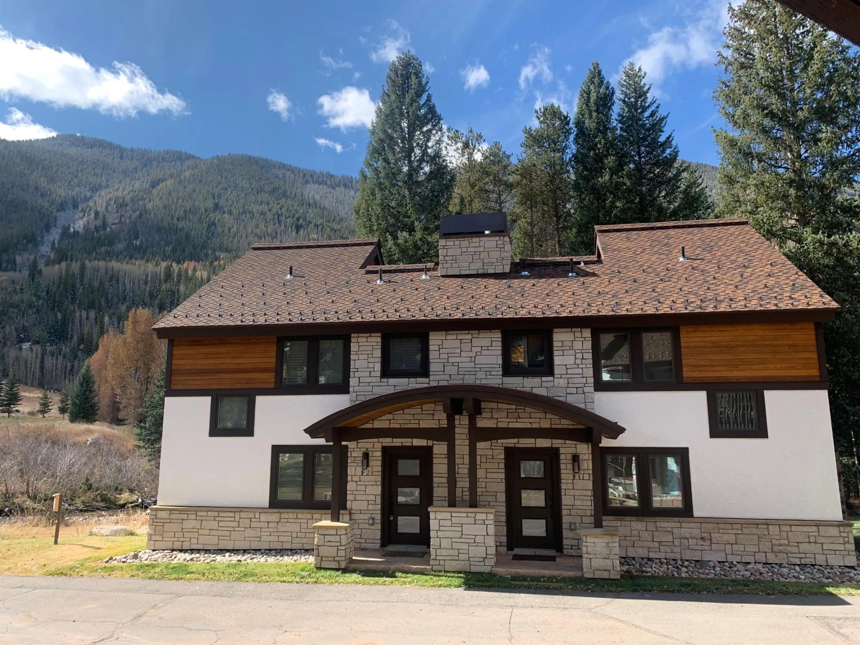 Property building in Vail Racquet Club Mountain Resort