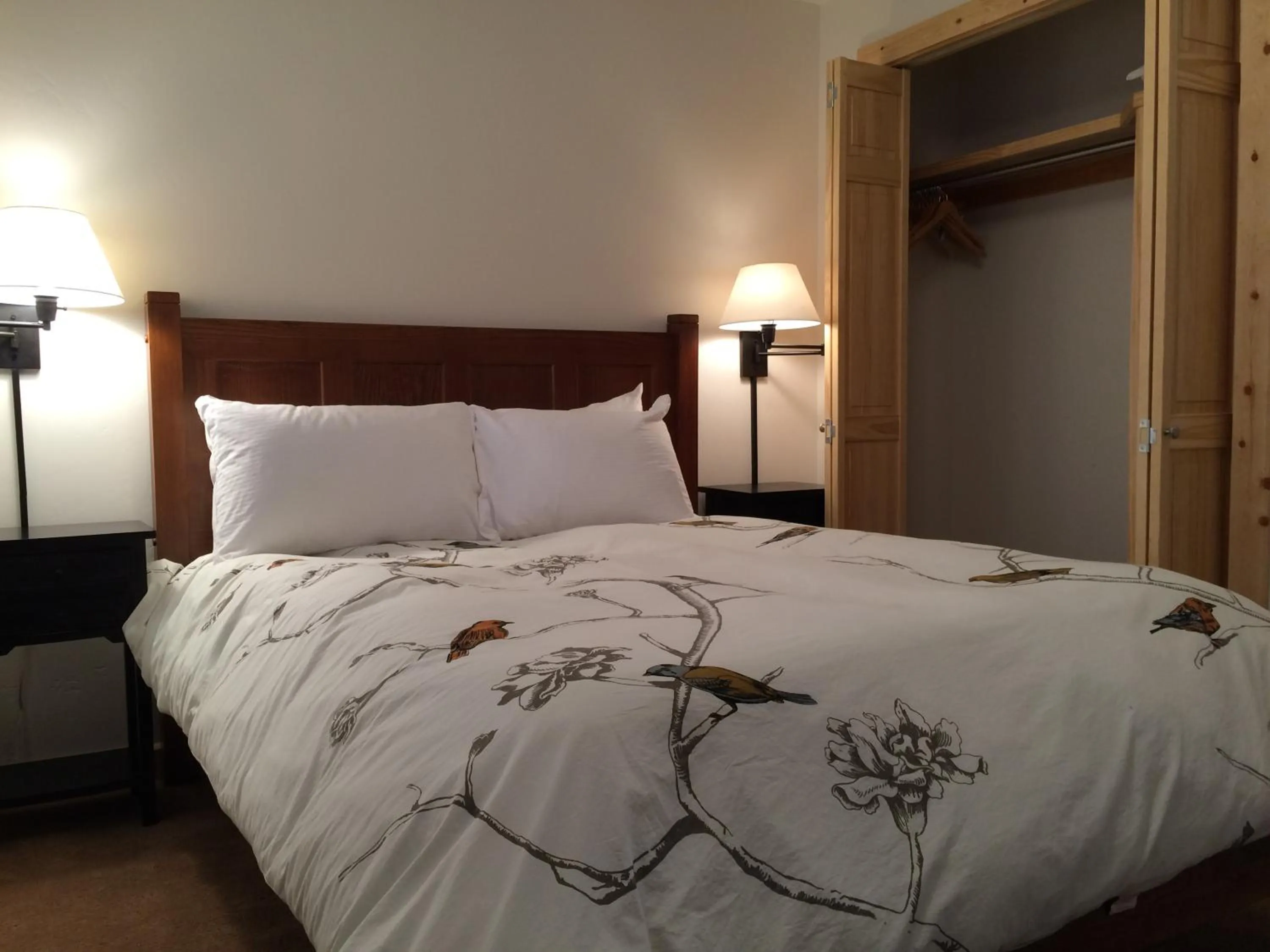 Bed in Vail Racquet Club Mountain Resort