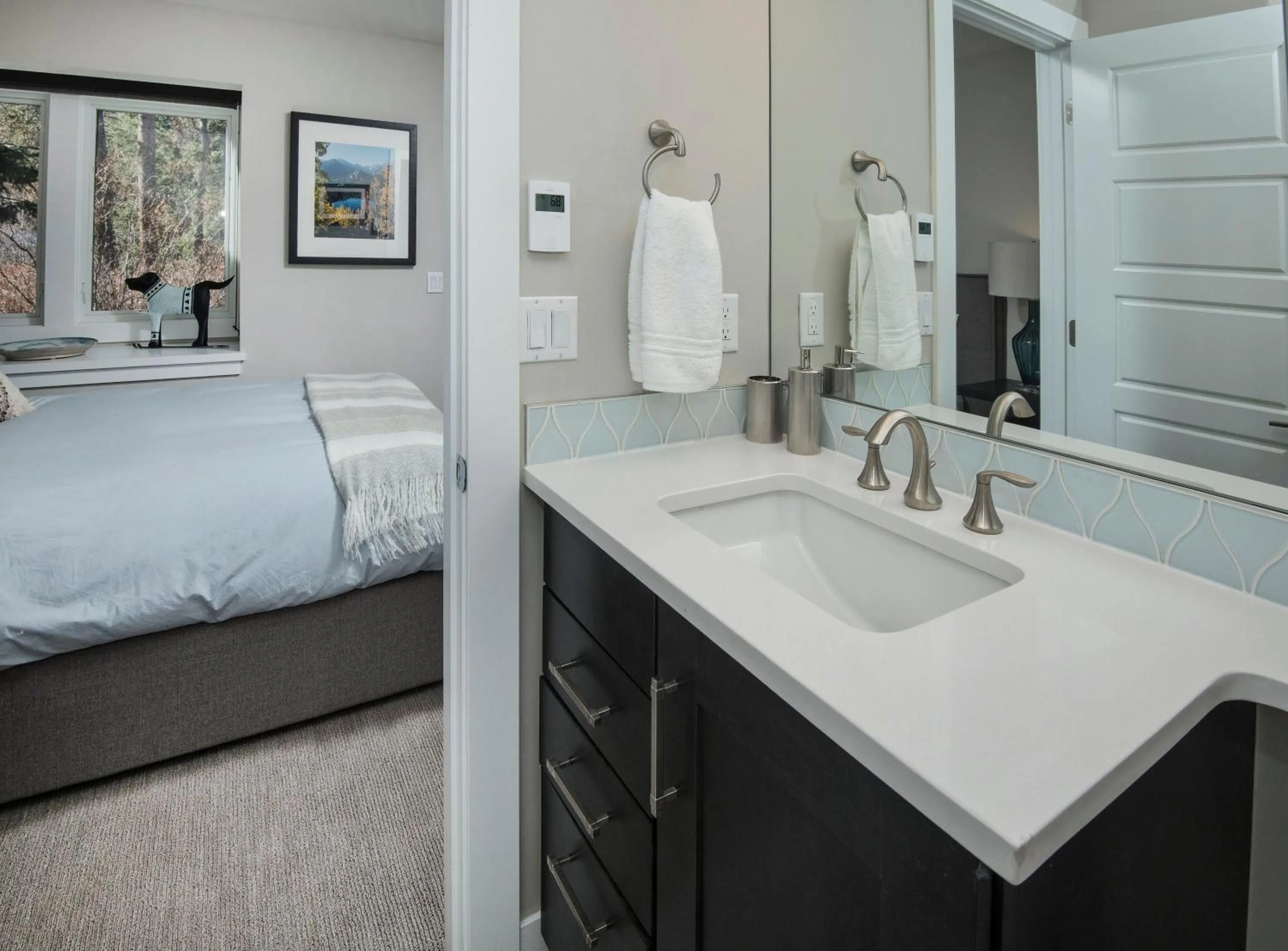 Bathroom, Bed in Vail Racquet Club Mountain Resort