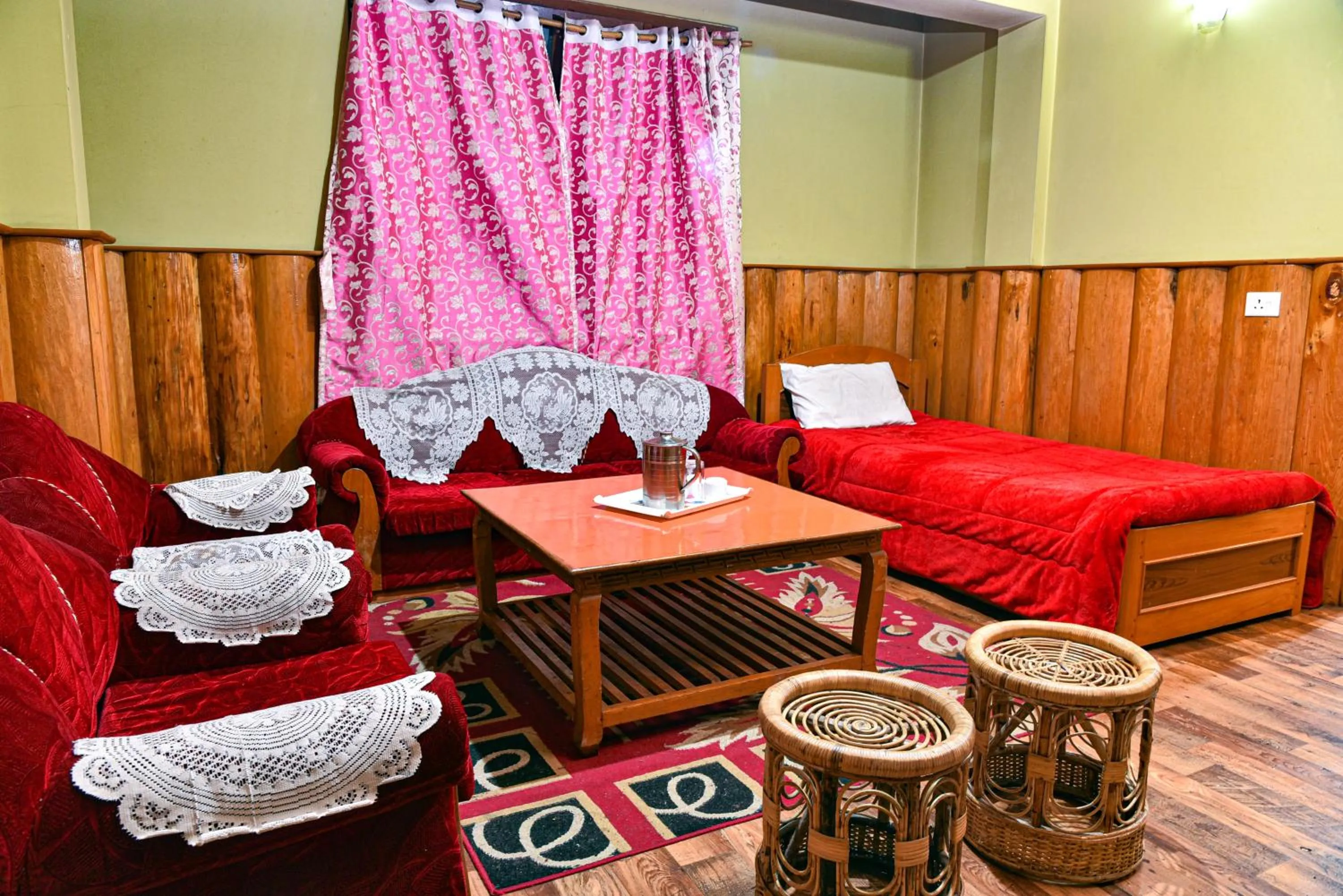 Seating area, Bed in Rufina Blue Pine