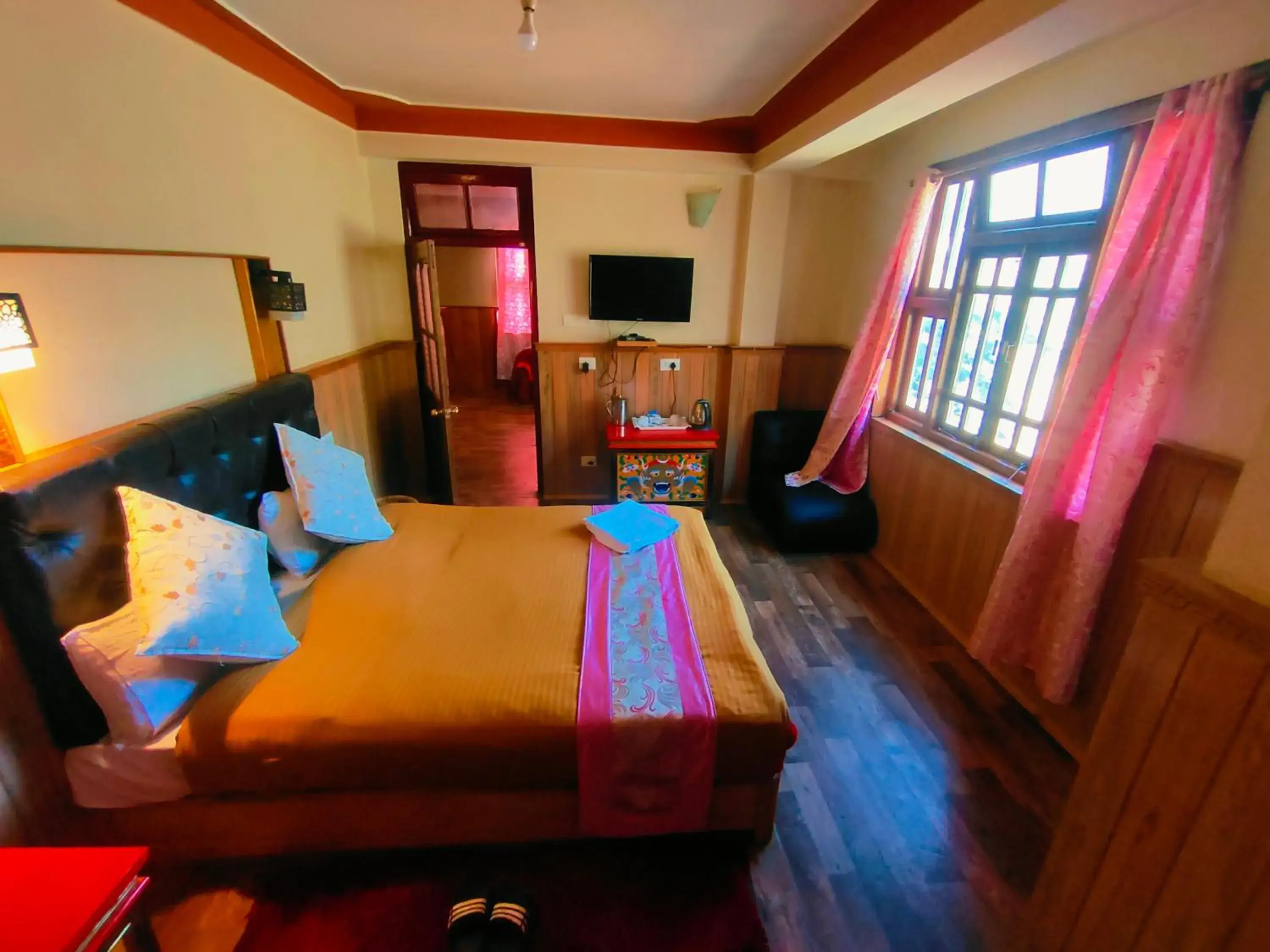 Bed in Rufina Blue Pine Bed in Rufina Blue Pine